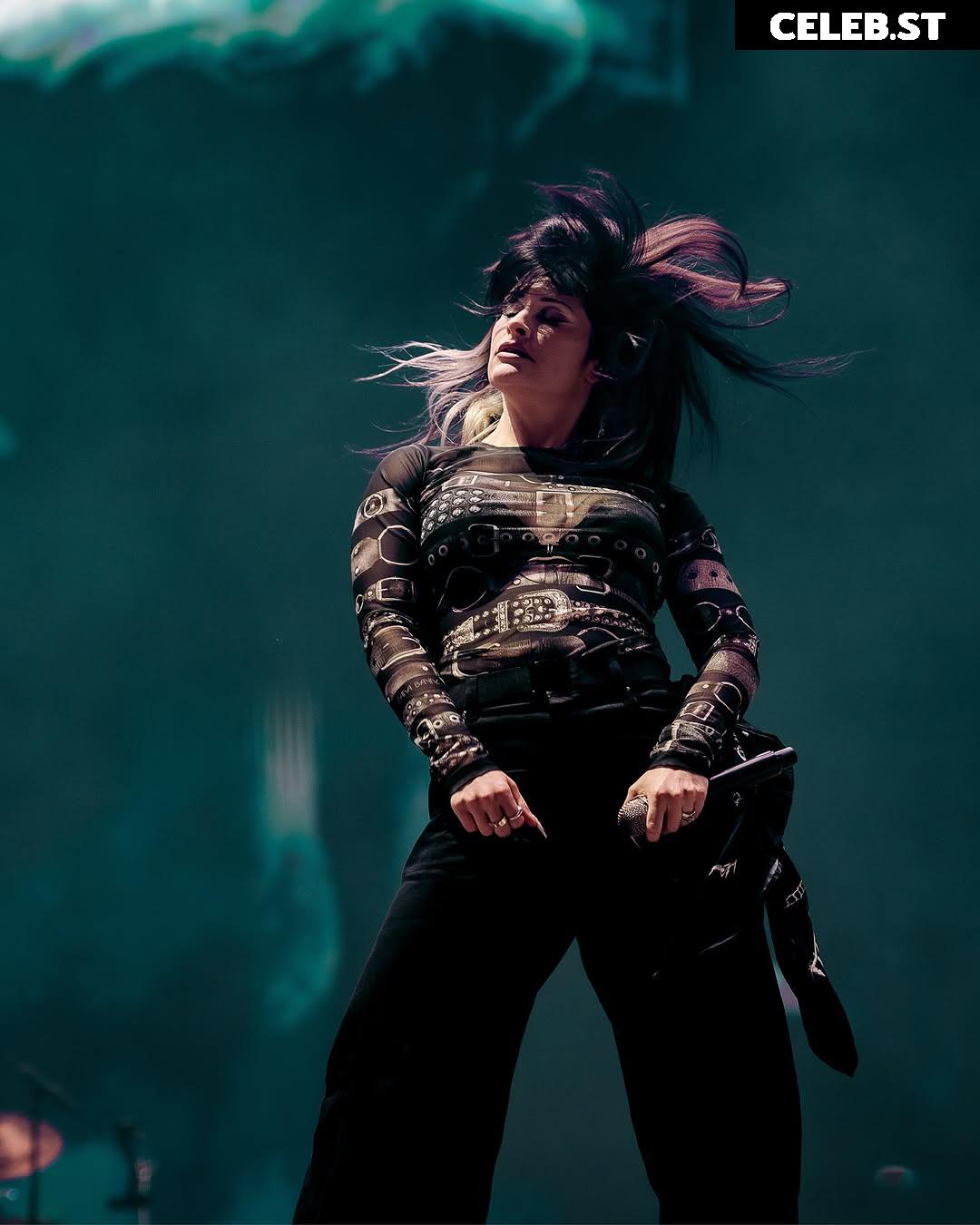 Courtney Laplante (Spiritbox Singer) Image 10621960