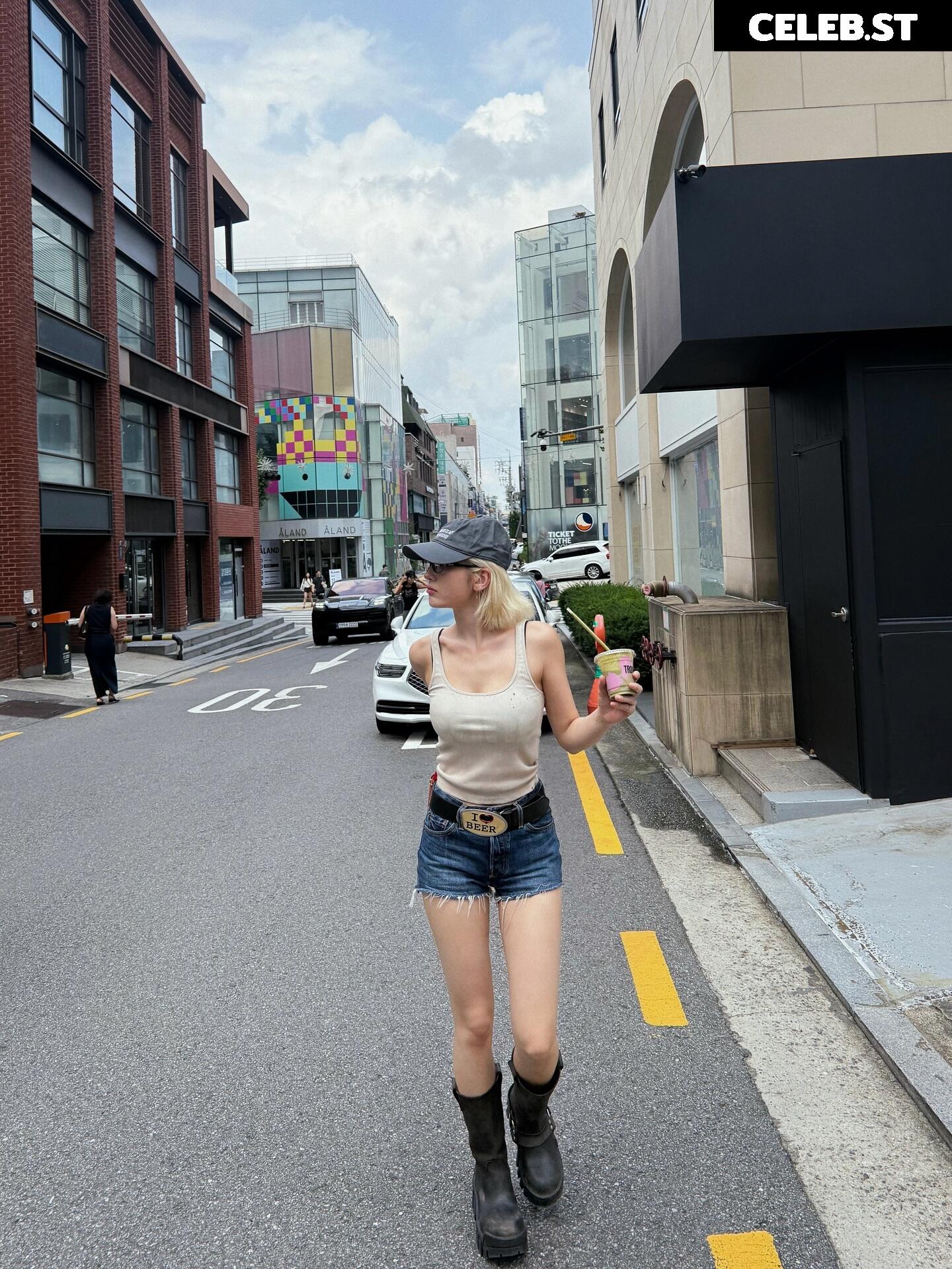 Jeon Somi/ENNIK SOMI Image 10621821