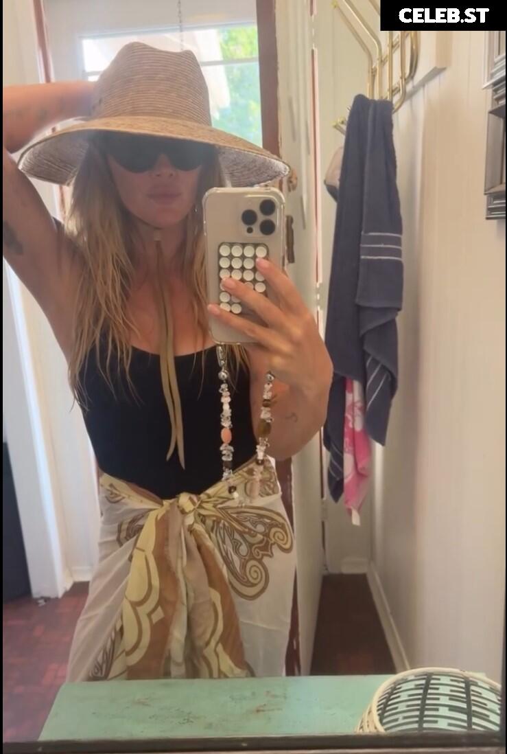 Hilary Duff Image 10621523