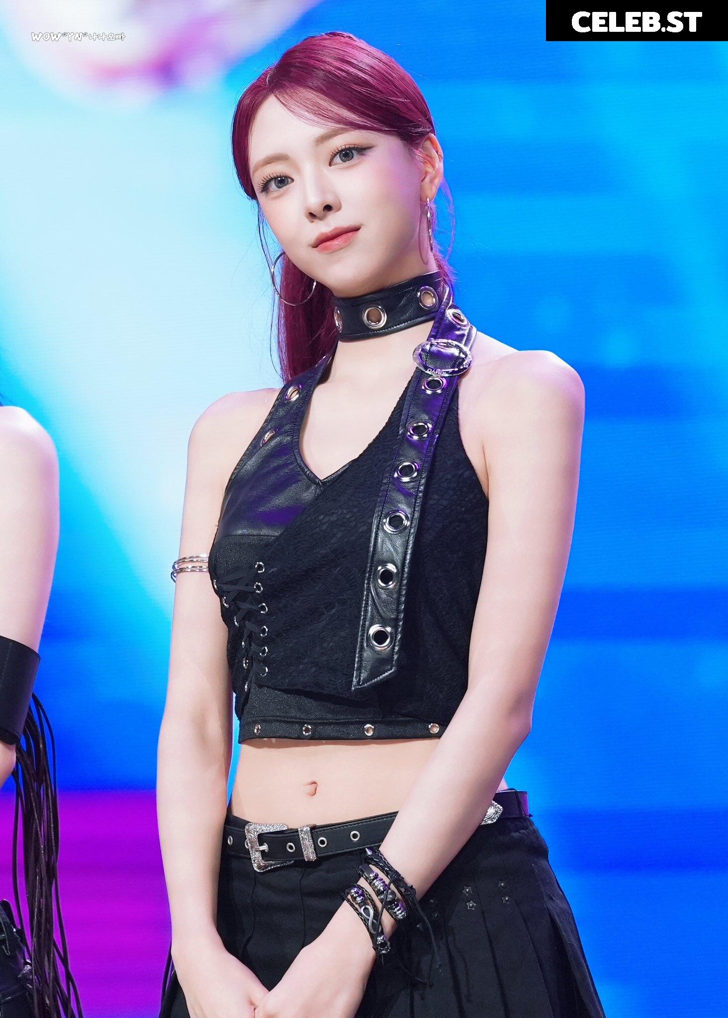 Yuna - ITZY (유나, Shin Yu Na) Image 10621322