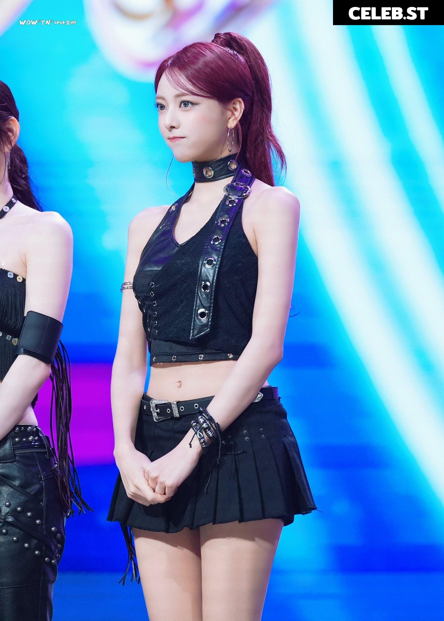 Yuna - ITZY (유나, Shin Yu Na) Image 10621321