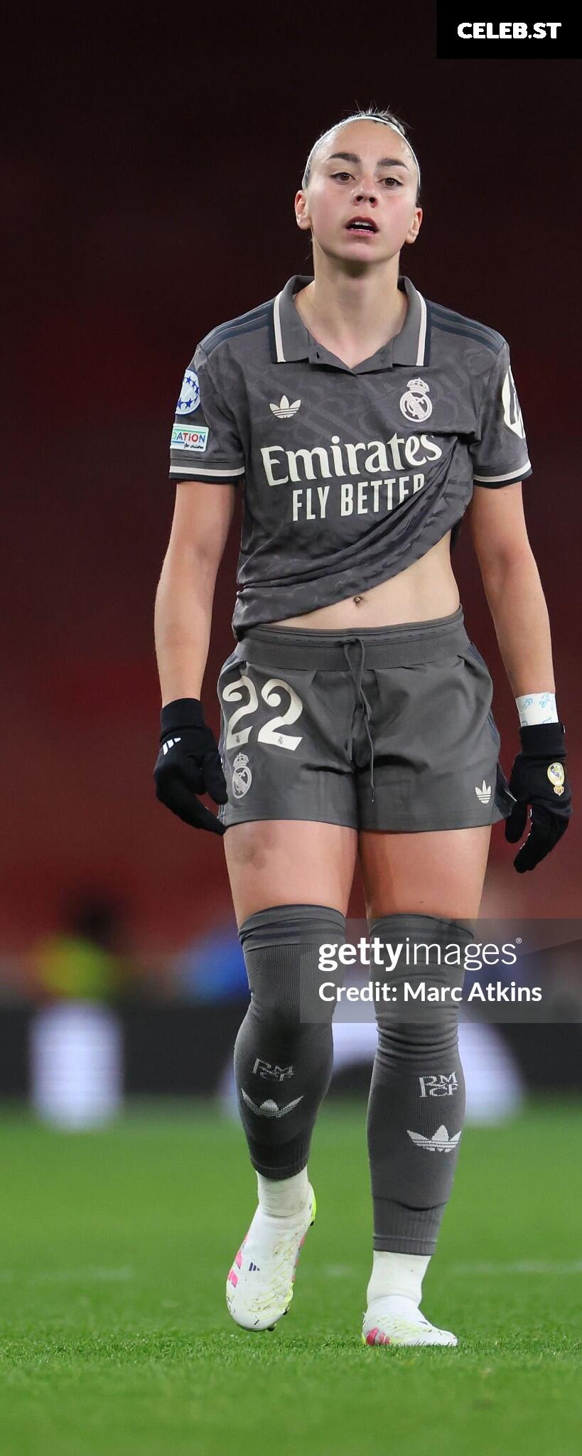 Female football/soccer players Image 10620624