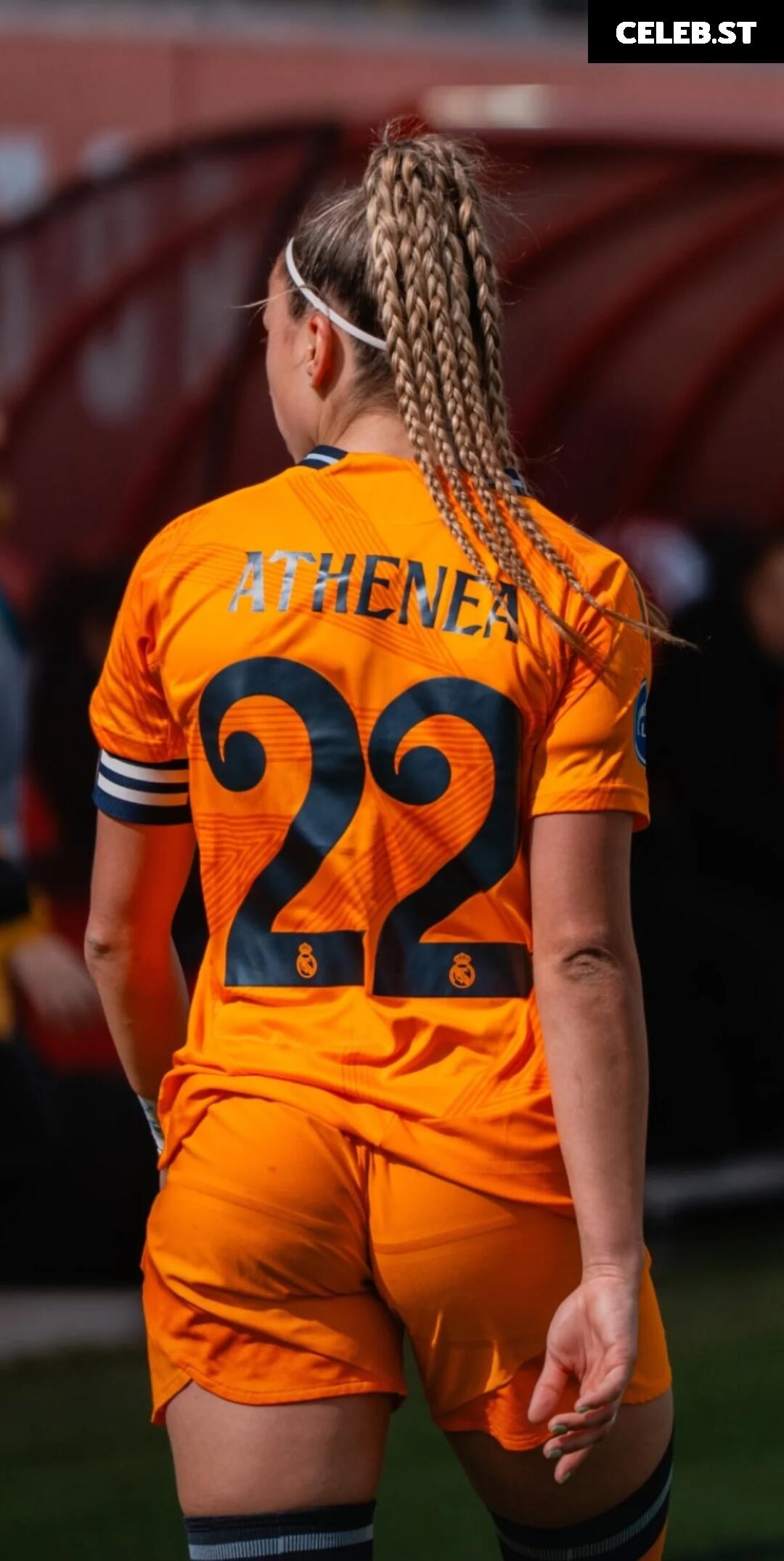 Female football/soccer players Image 10620632