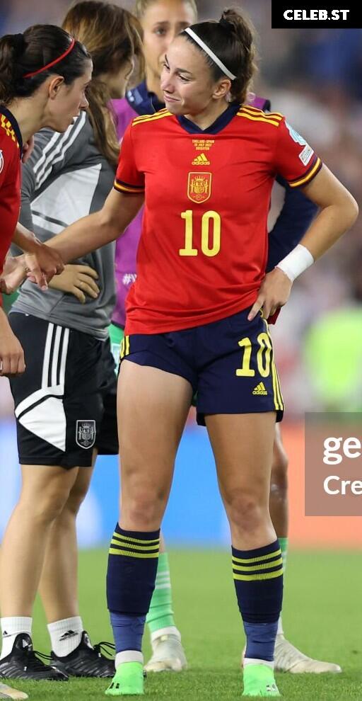Female football/soccer players Image 10620650