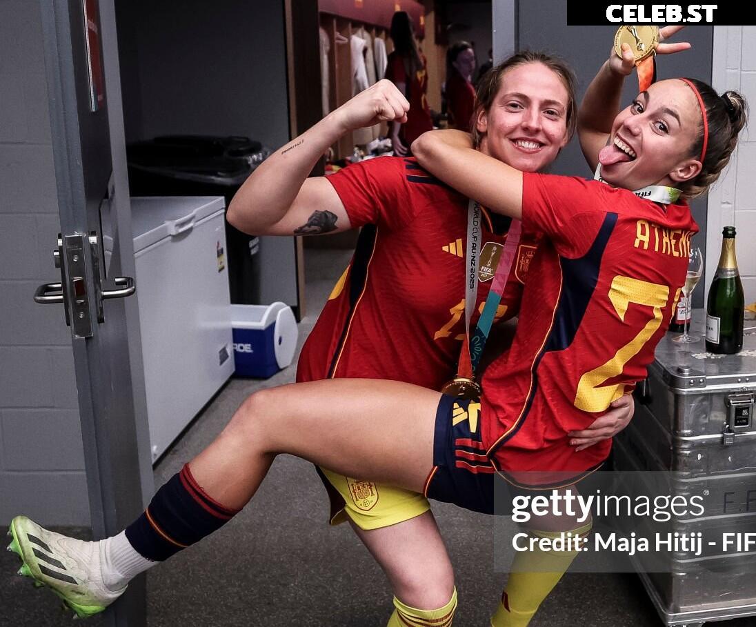 Female football/soccer players Image 10620643