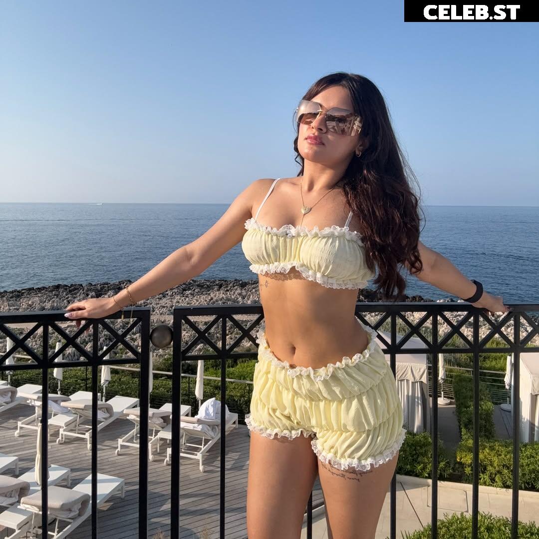 Avneet Kaur Image 10620376