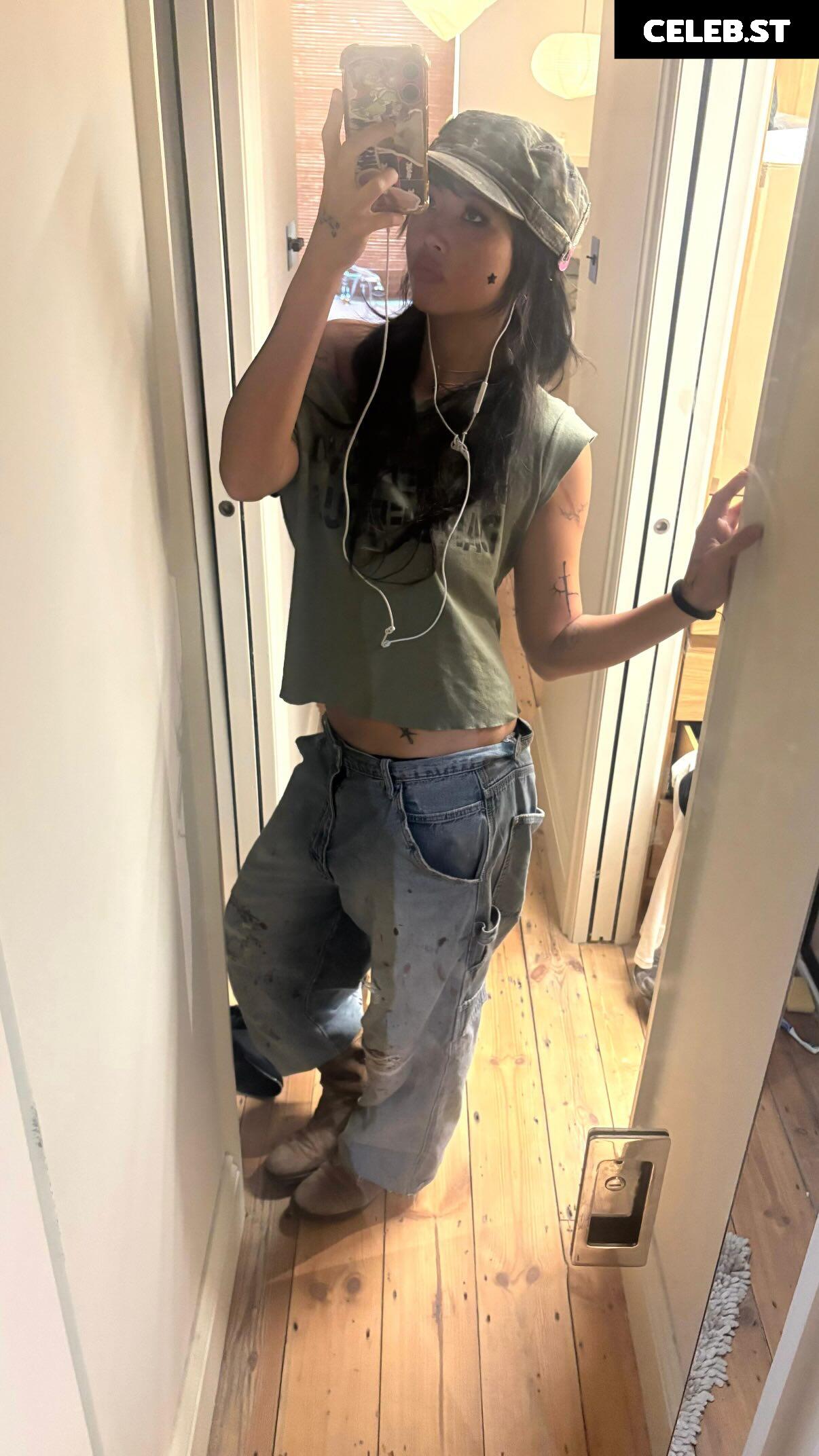 beabadoobee radvxz Image 10623837