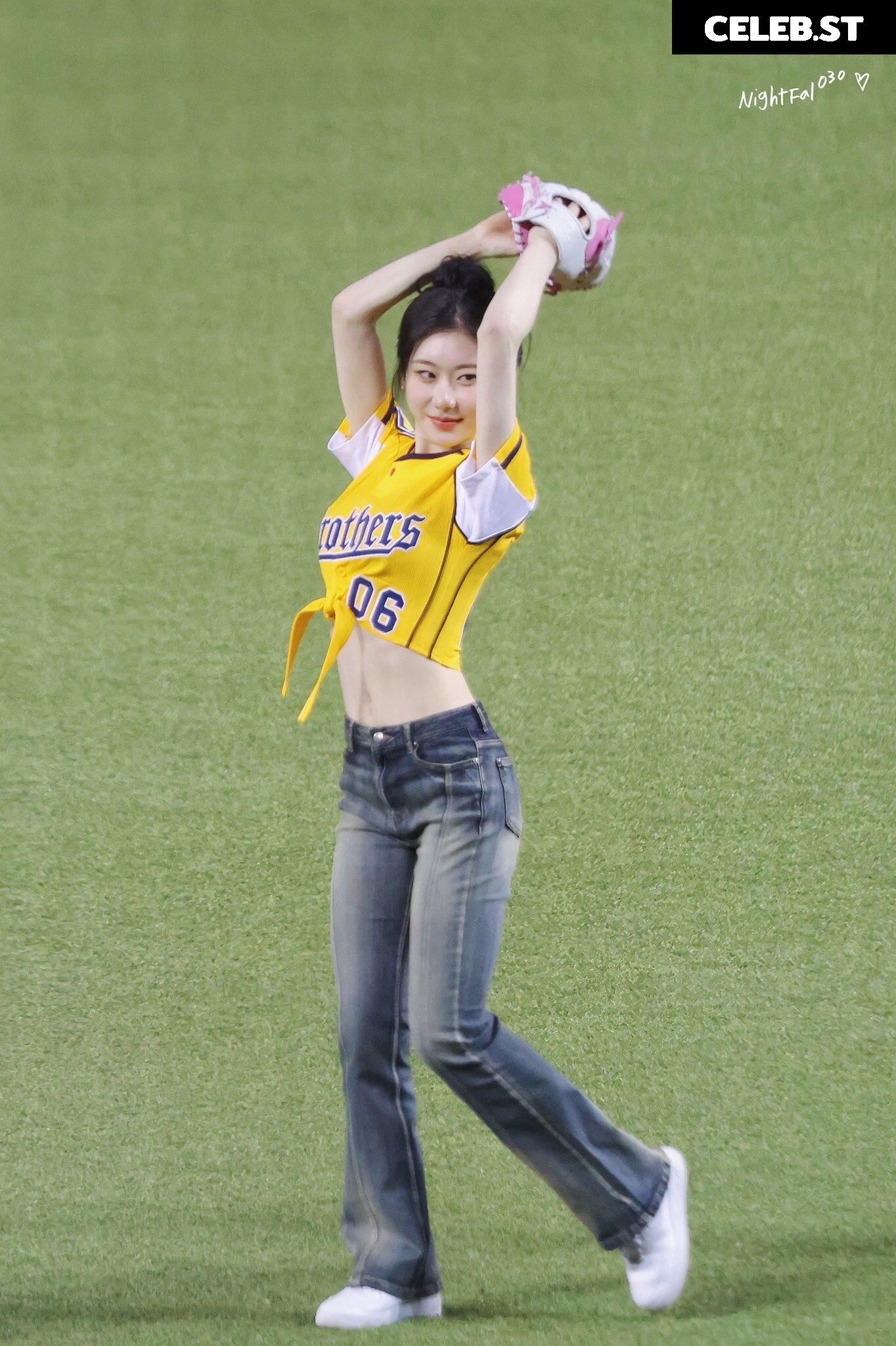 Chaeryeong - ITZY (채령) Image 10623019