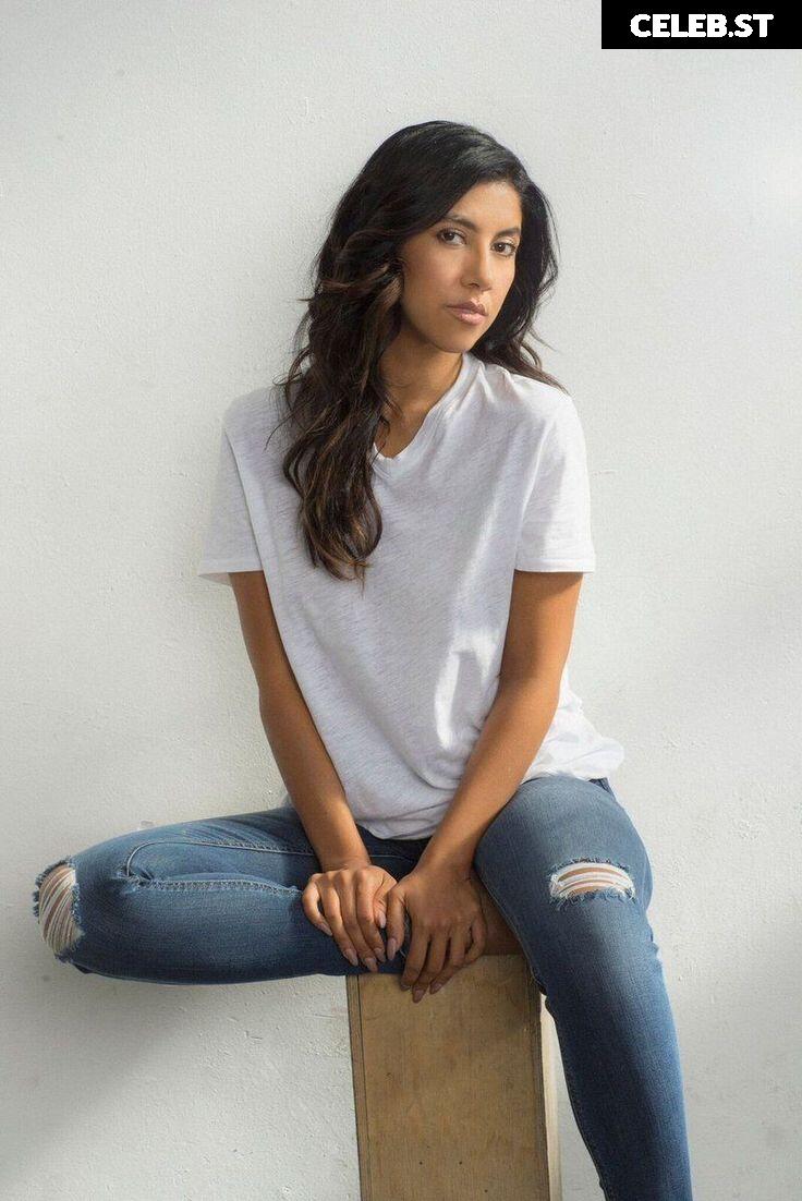 Stephanie Beatriz (Rosa Diaz from Brooklyn Nine-Nine) Image 10622074