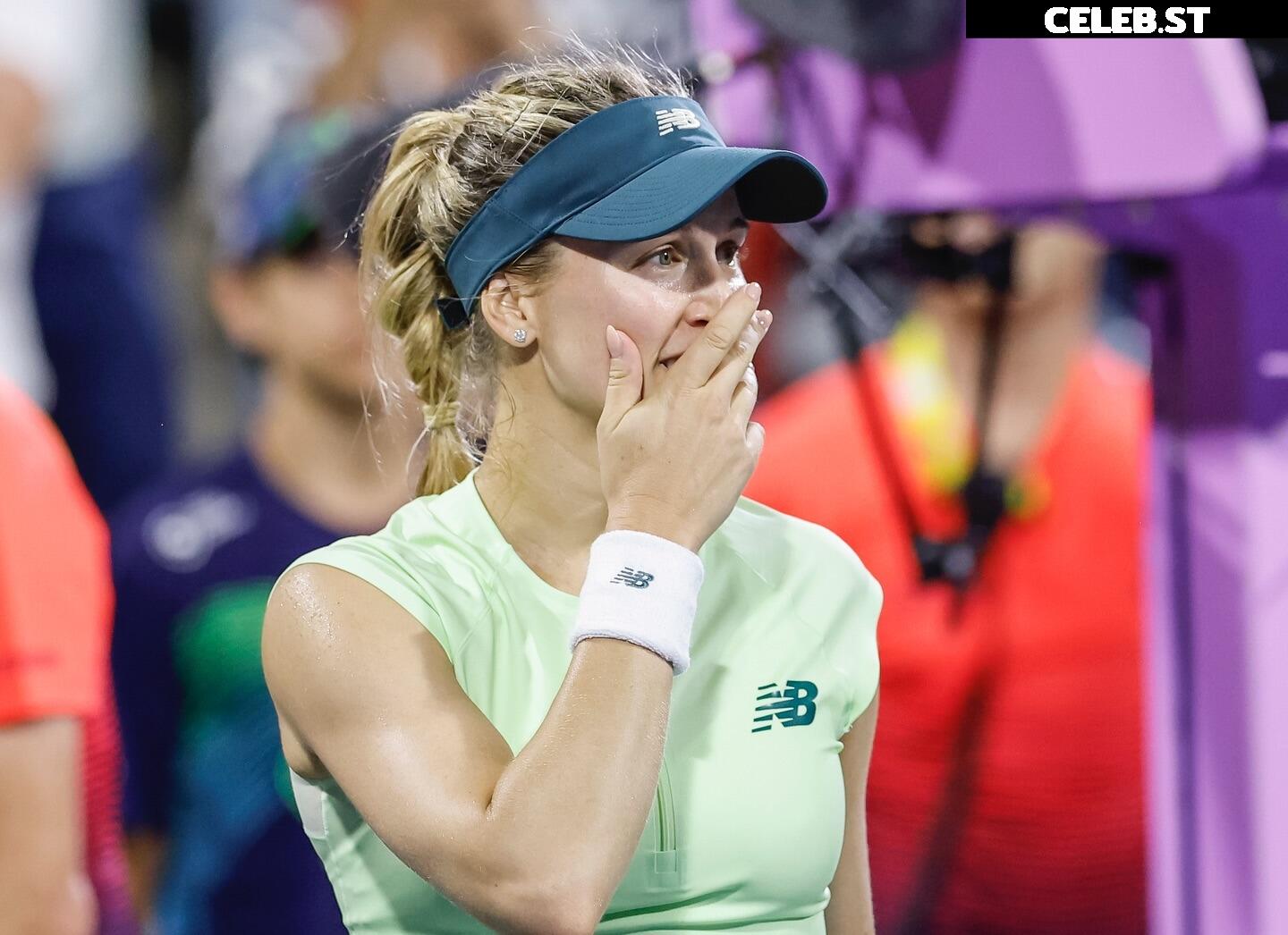 Eugenie "Genie" Bouchard Image 10622246