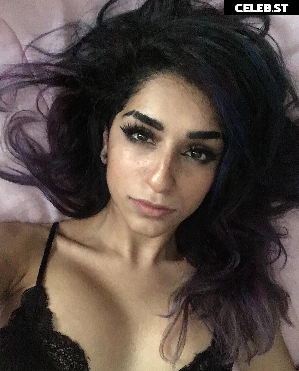 Saira Rose / sairaspooks Image 10605361