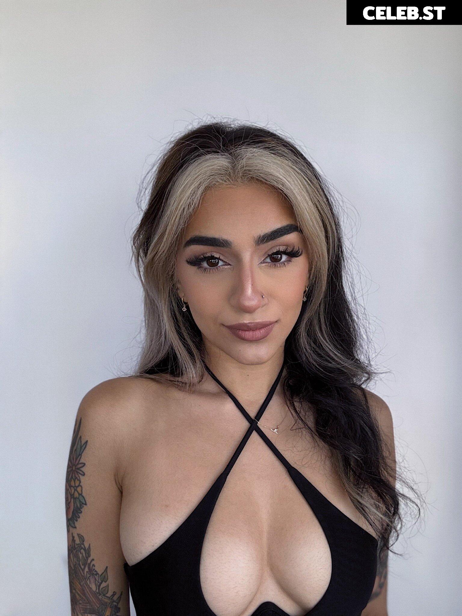 Saira Rose / sairaspooks Image 10605354