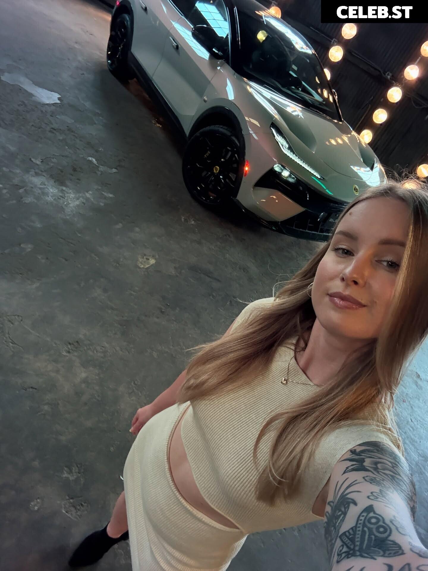 Sonja Reid aka OMGitsfirefoxx Image 10606524