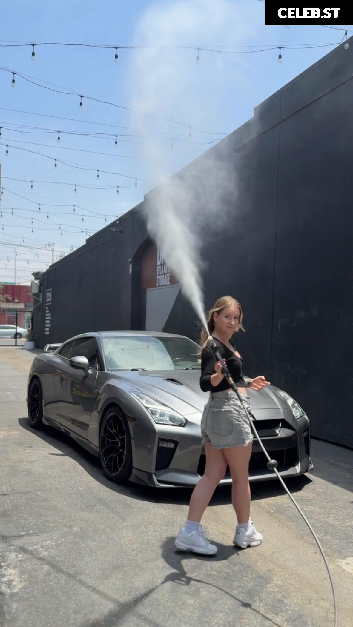 Sonja Reid aka OMGitsfirefoxx Image 10606517