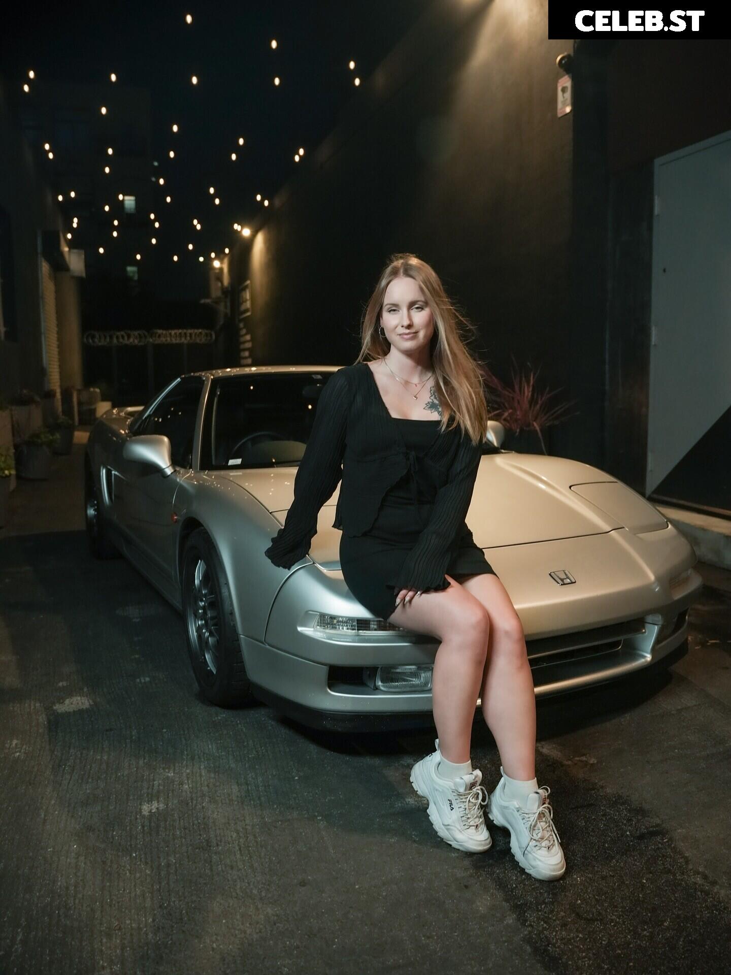 Sonja Reid aka OMGitsfirefoxx Image 10606537