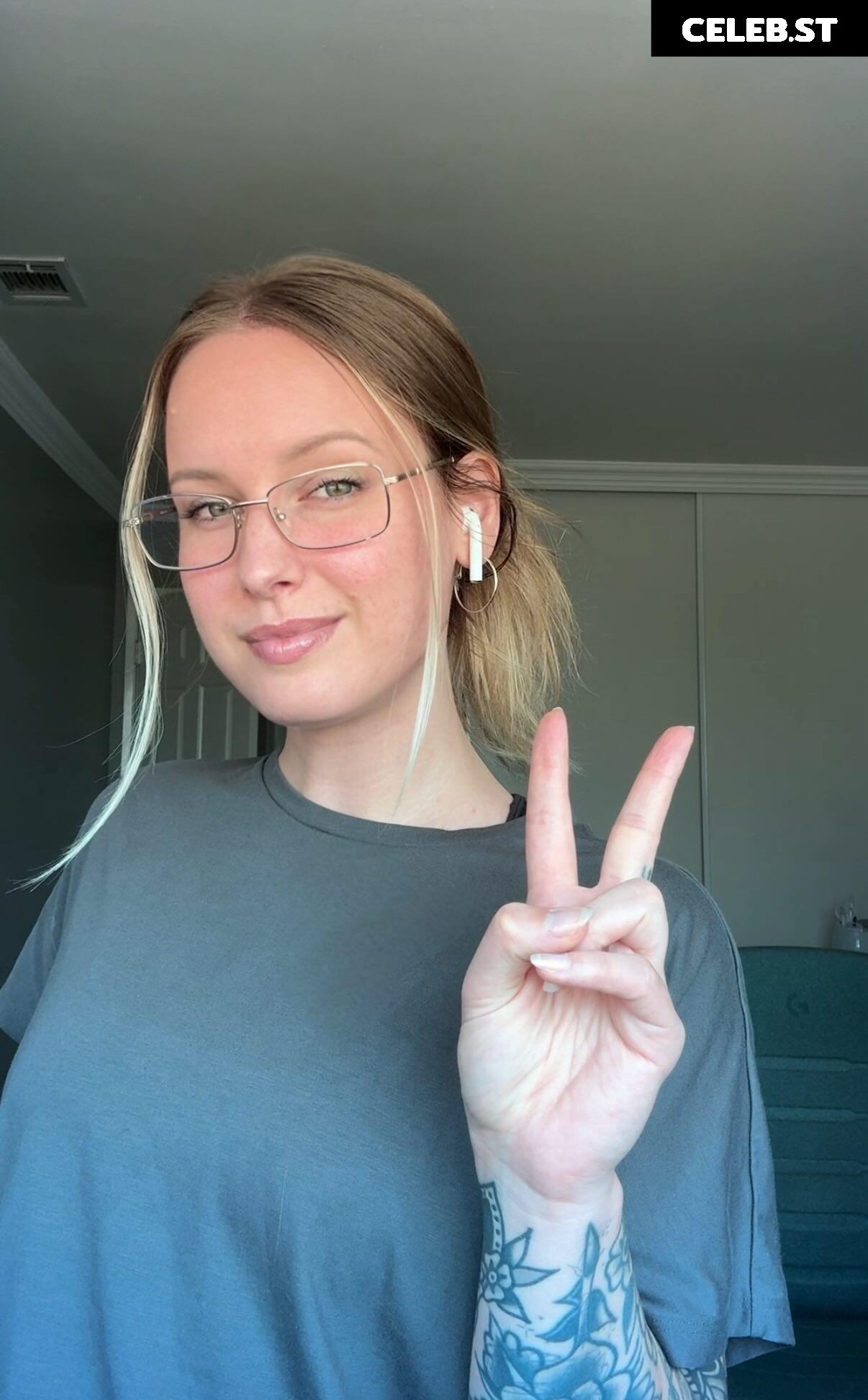 Sonja Reid aka OMGitsfirefoxx Image 10606536