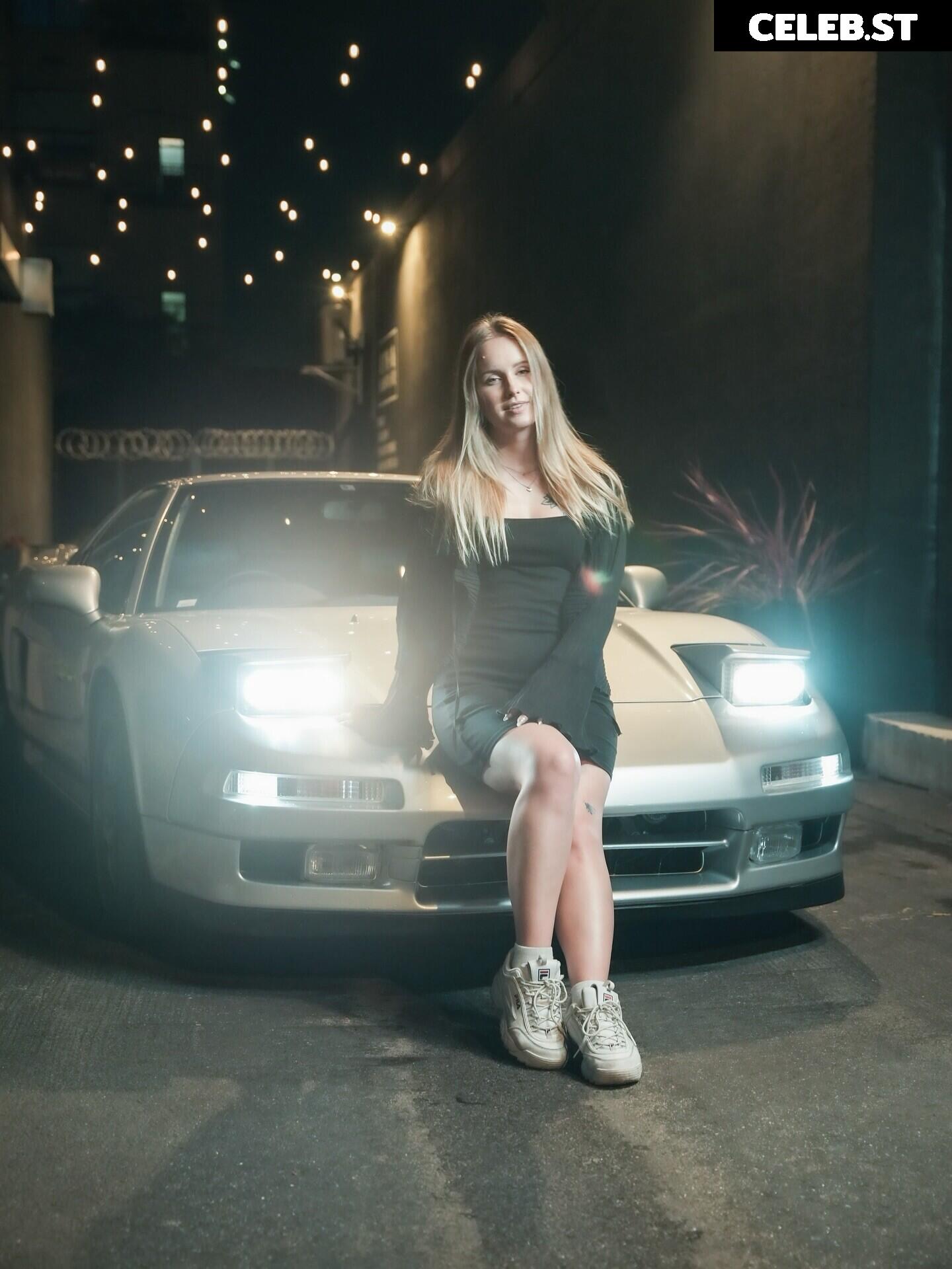 Sonja Reid aka OMGitsfirefoxx Image 10606541