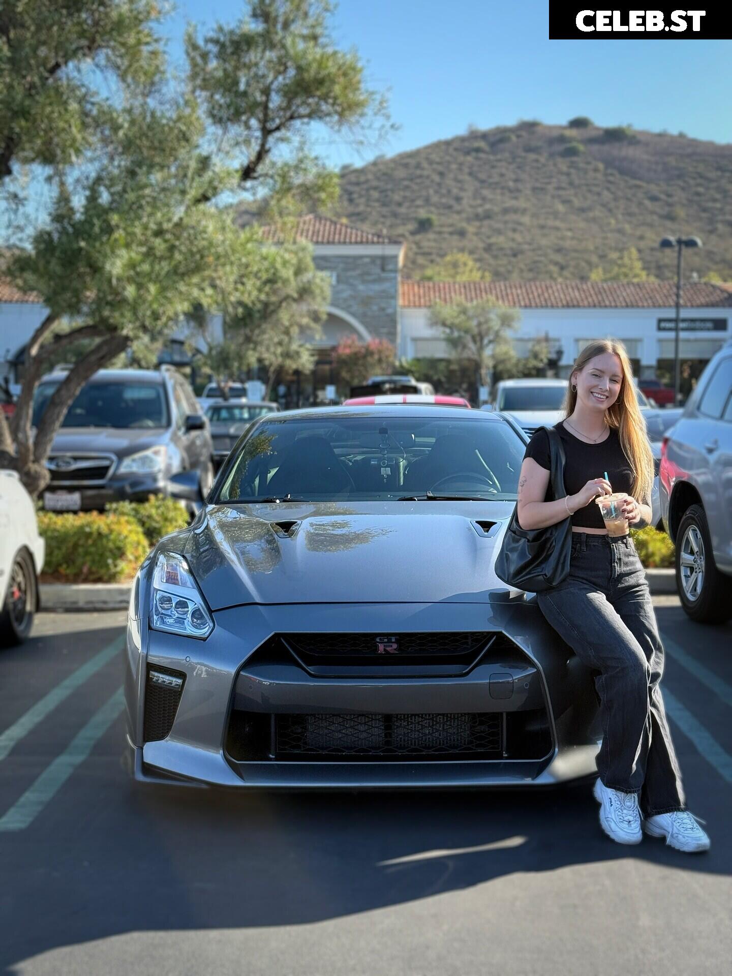 Sonja Reid aka OMGitsfirefoxx Image 10606546