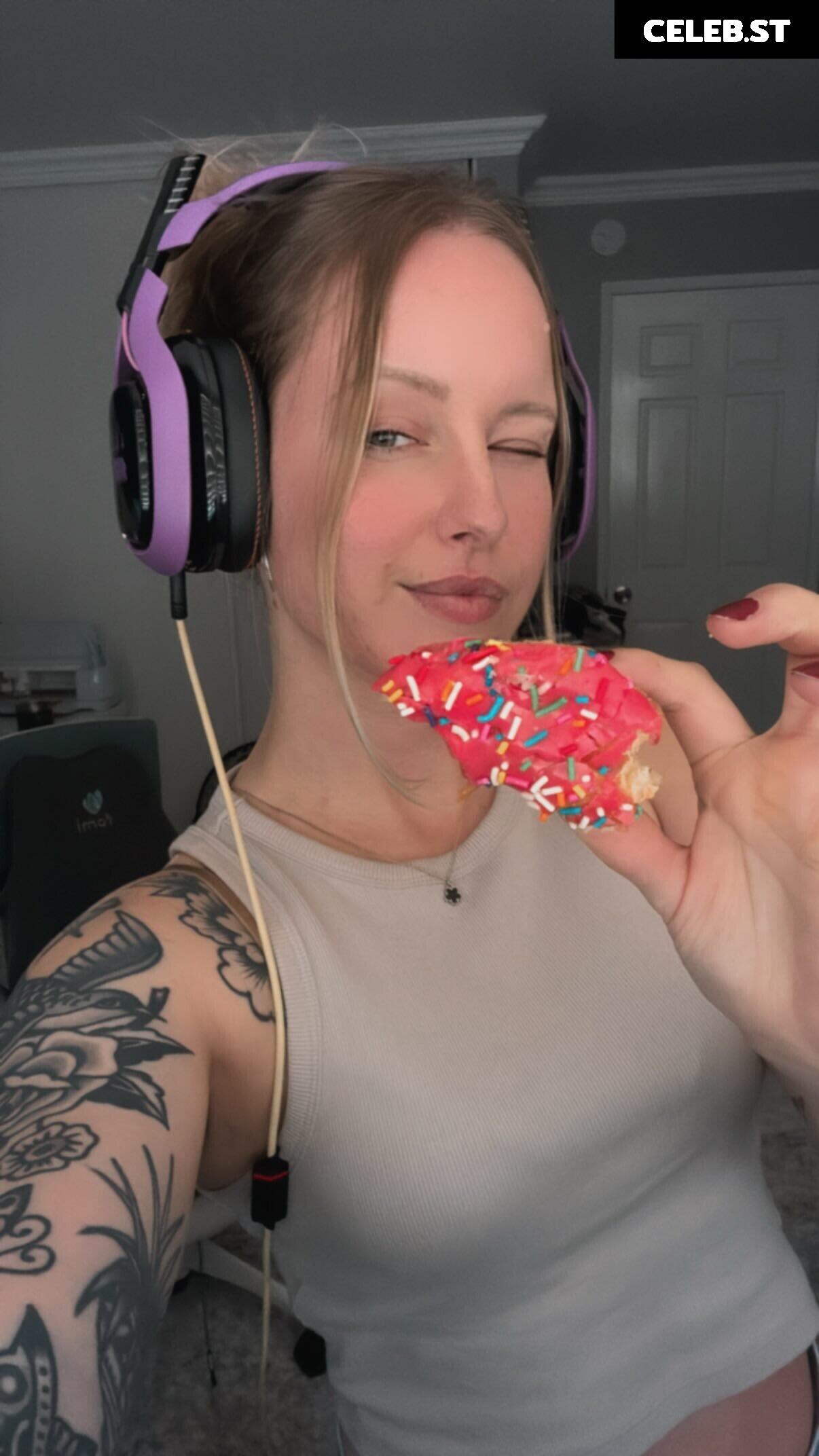 Sonja Reid aka OMGitsfirefoxx Image 10606545