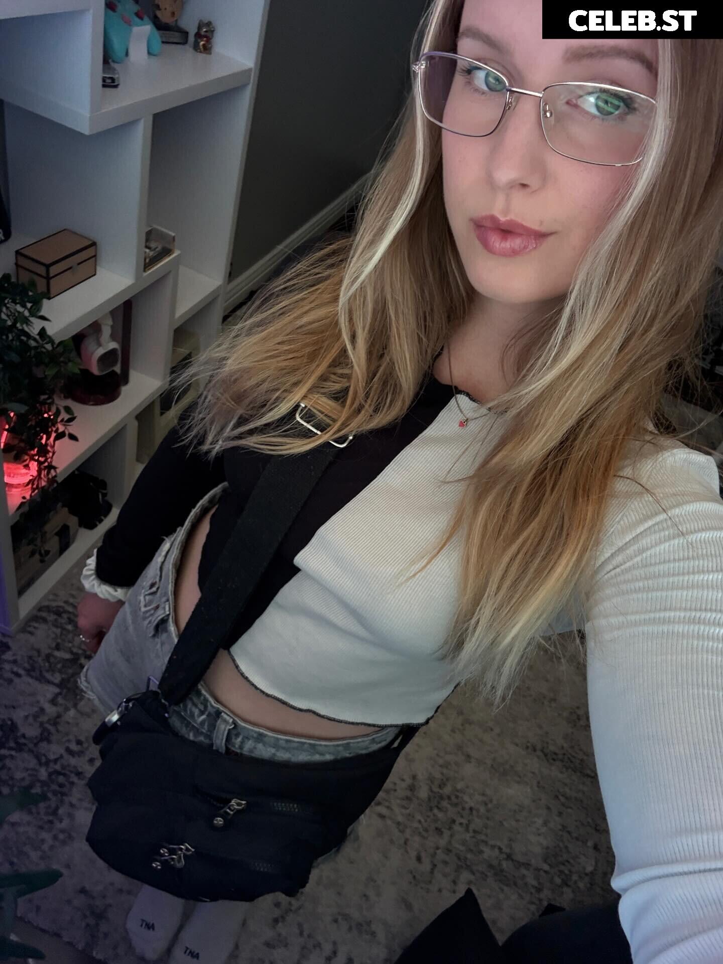 Sonja Reid aka OMGitsfirefoxx Image 10606544