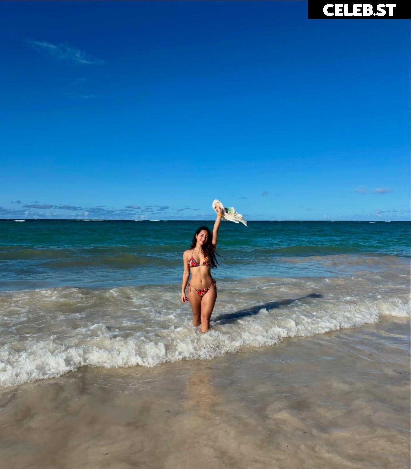 Sabrina Pezeshkian | sabadabadoodle | sabababaroo Image 10601911