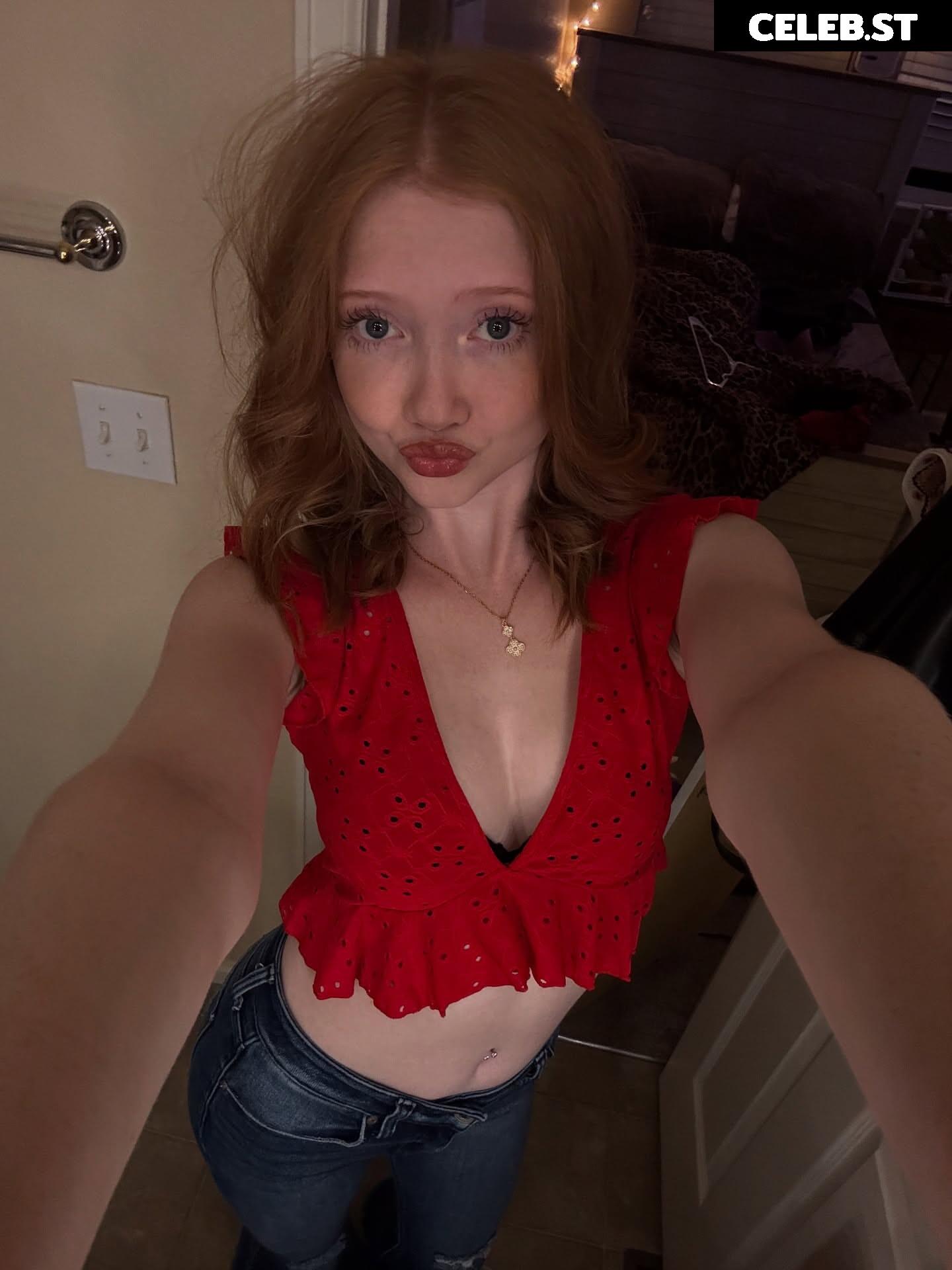 Makenna Kelly / Lifewithmak Image 10602696