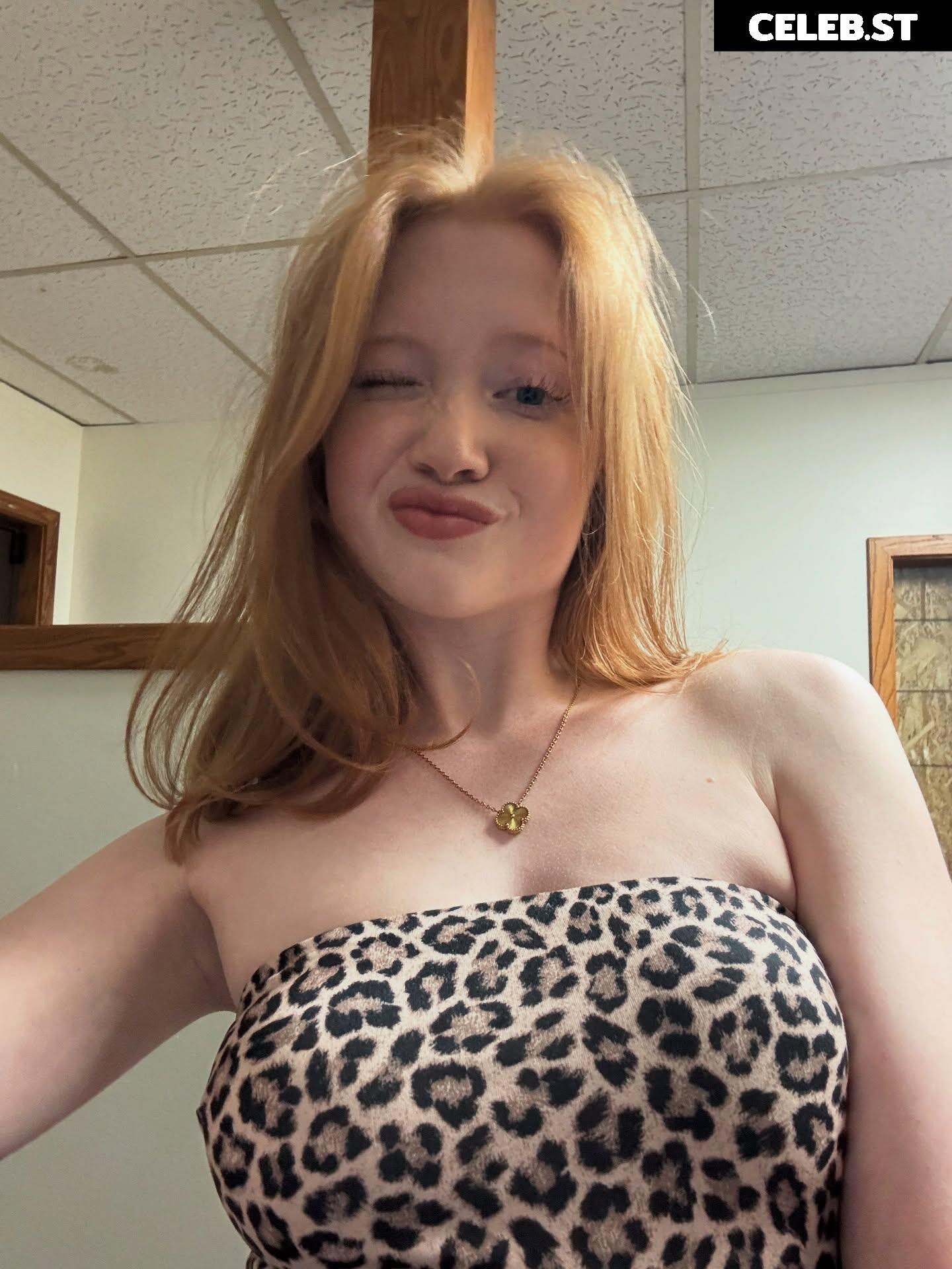 Makenna Kelly / Lifewithmak Image 10602698