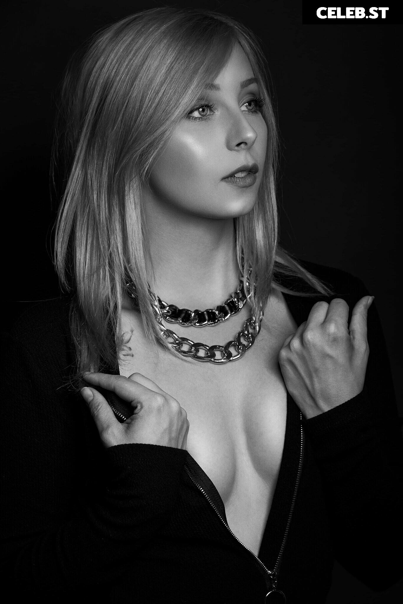 JenNyan Image 1060944