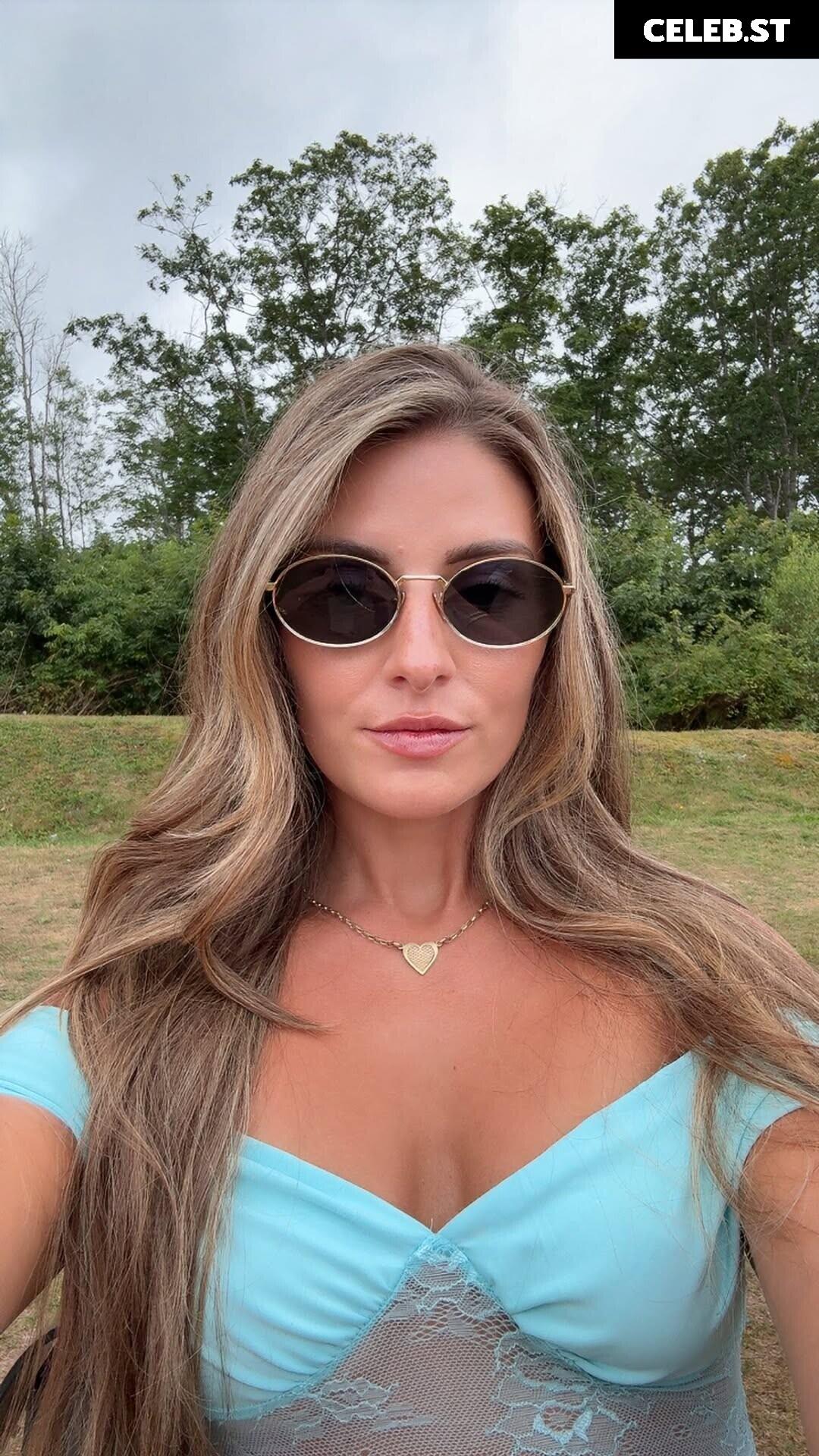 Carla Bezanson Image 10609092