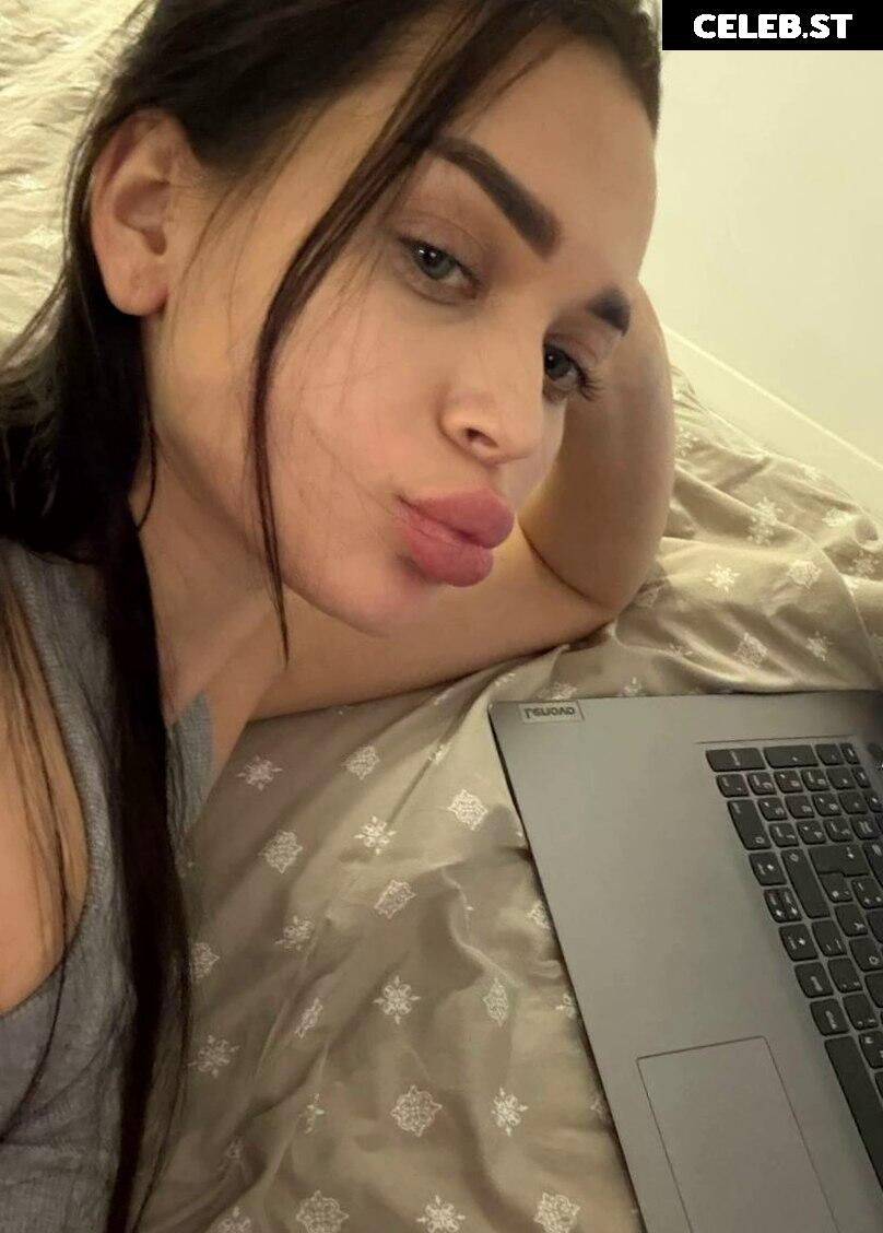 Kseniia Boginskaya Image 10698552