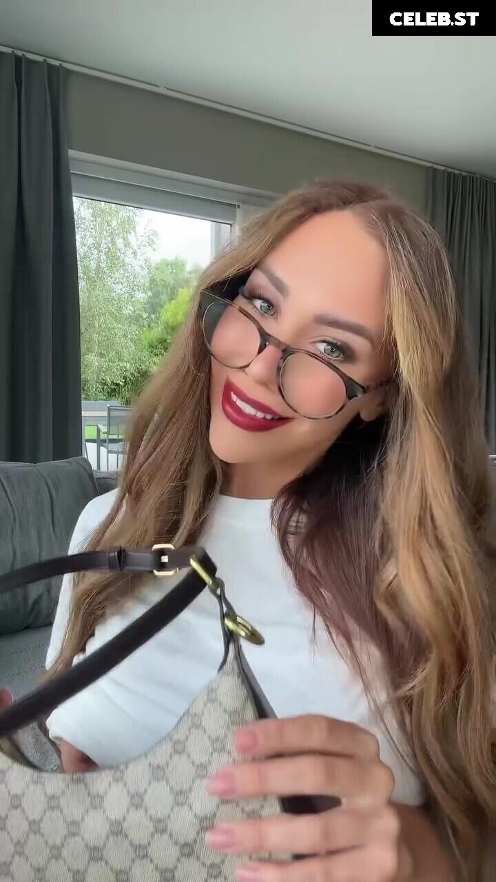 xoesmeerose / esmeeteaches Image 10685802