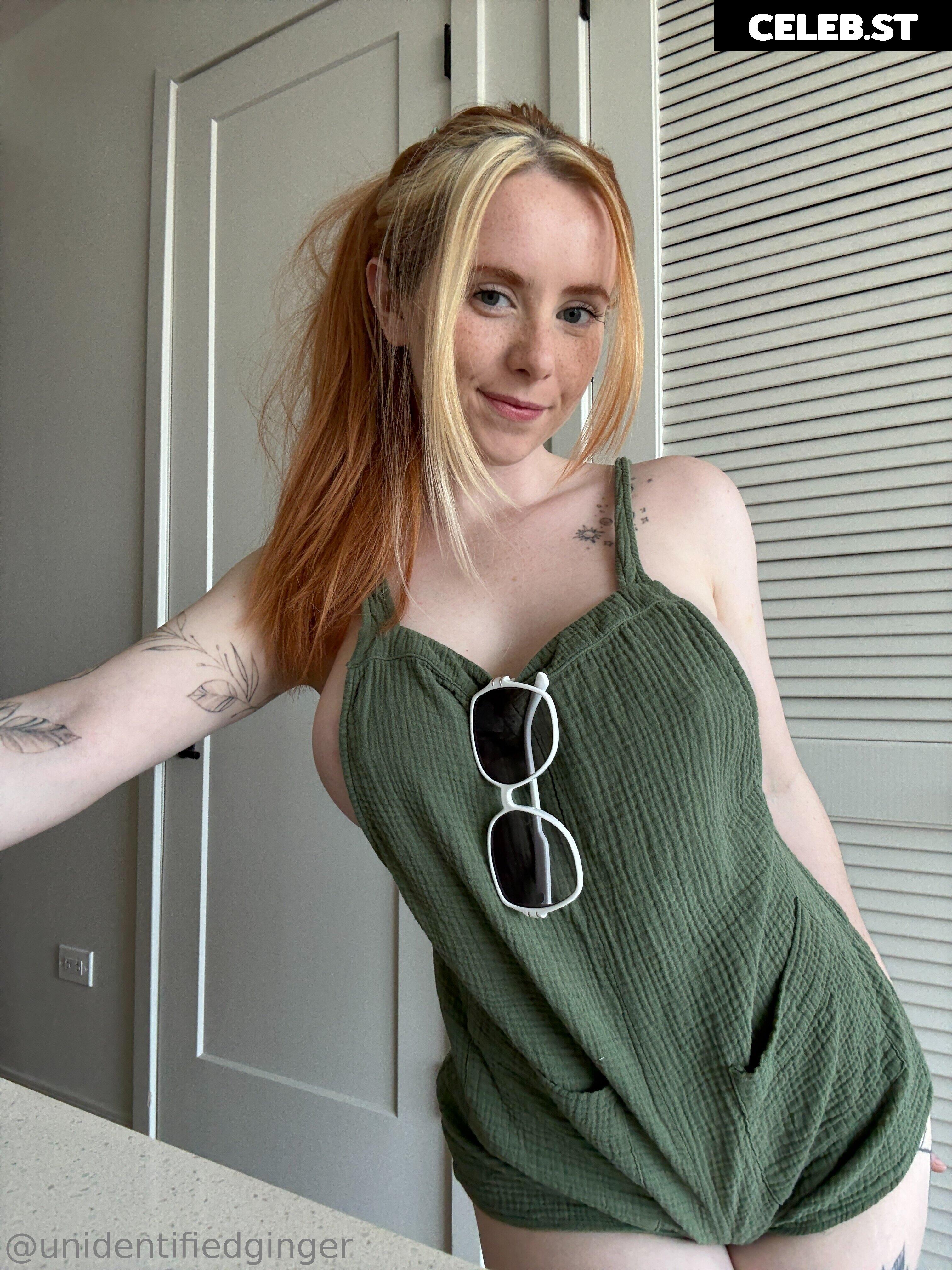 Gemmawren / afreckledgirl / squirtabl3 Image 10685767