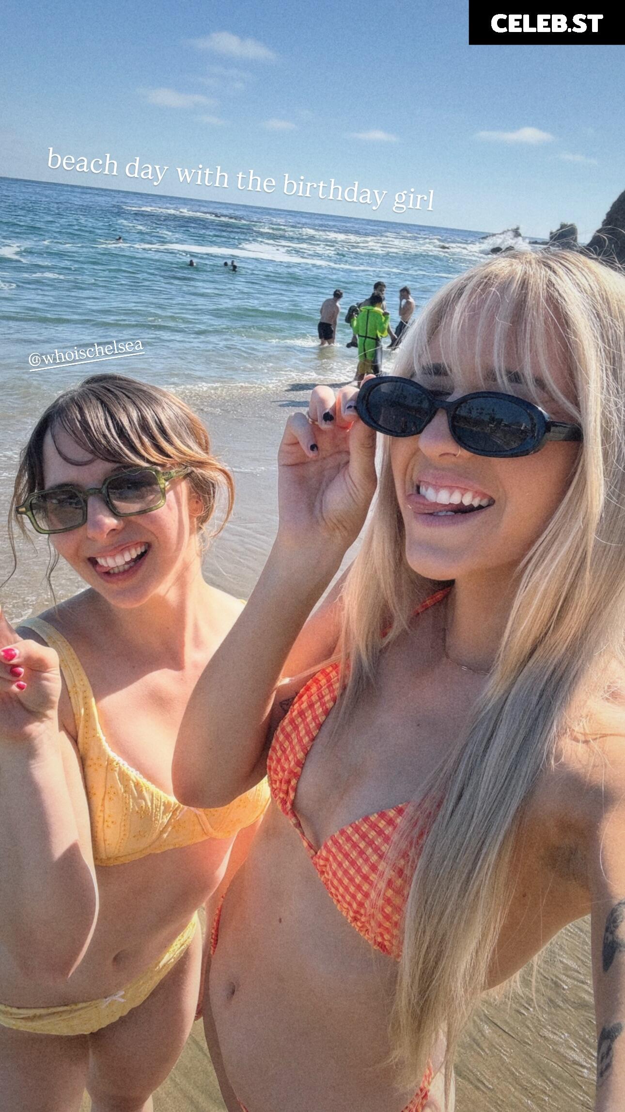 Chelsea Cook / WhoisChelsea Image 10685249