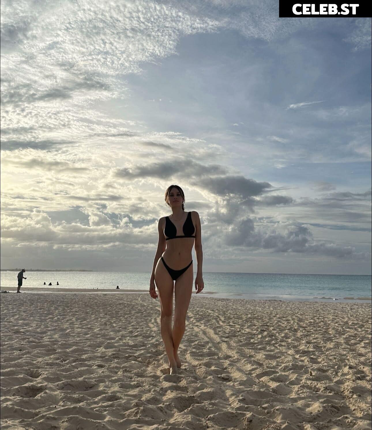 Xenia Tchoumi Image 10684031