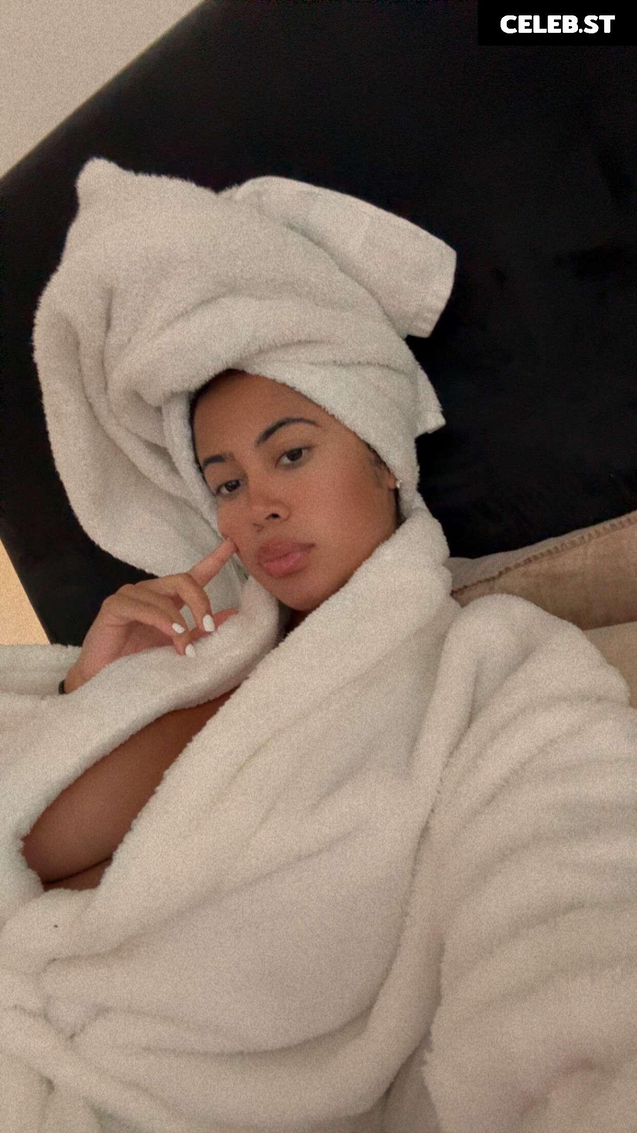 Yasmine Lopez Image 10681103