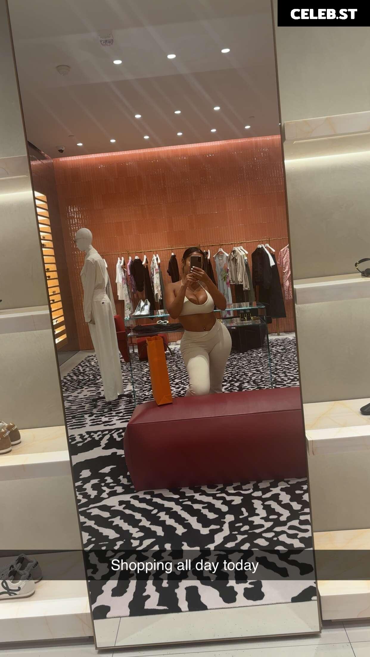 Yasmine Lopez Image 10681102