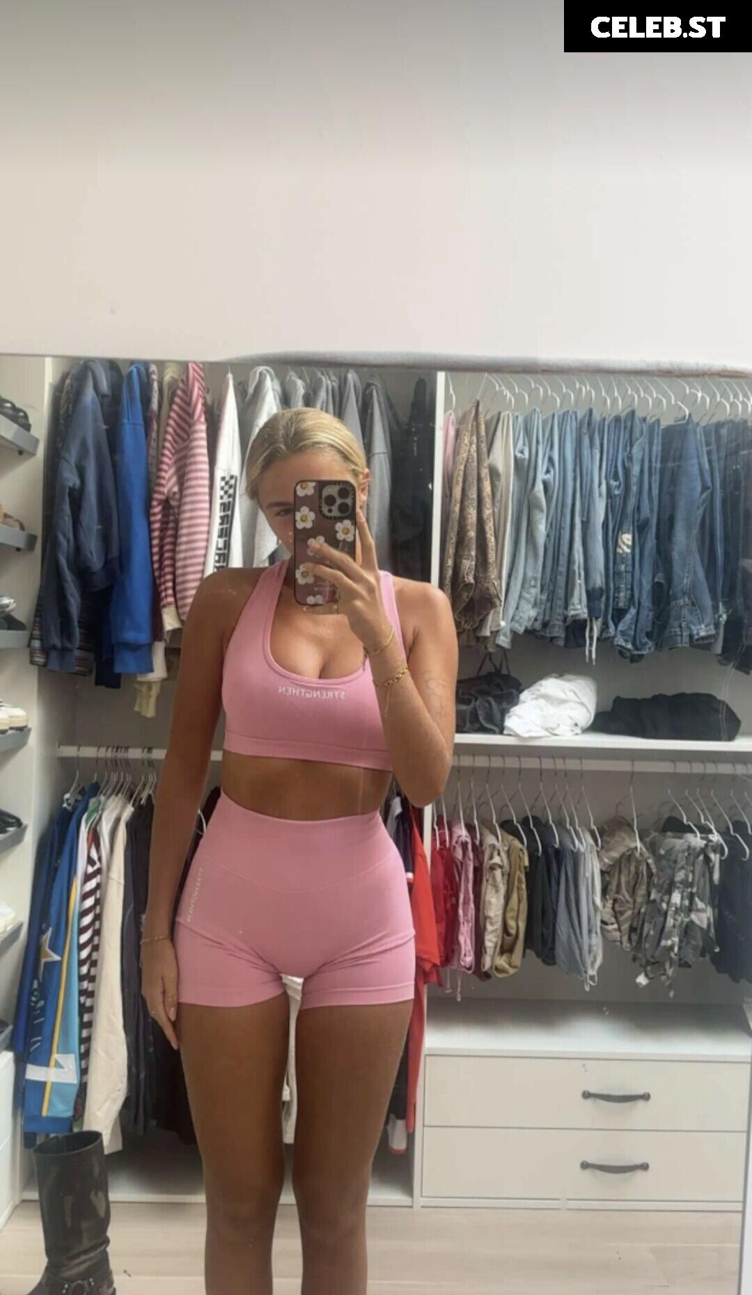 Lies Zhara (Dutch Influencer) Image 10683701