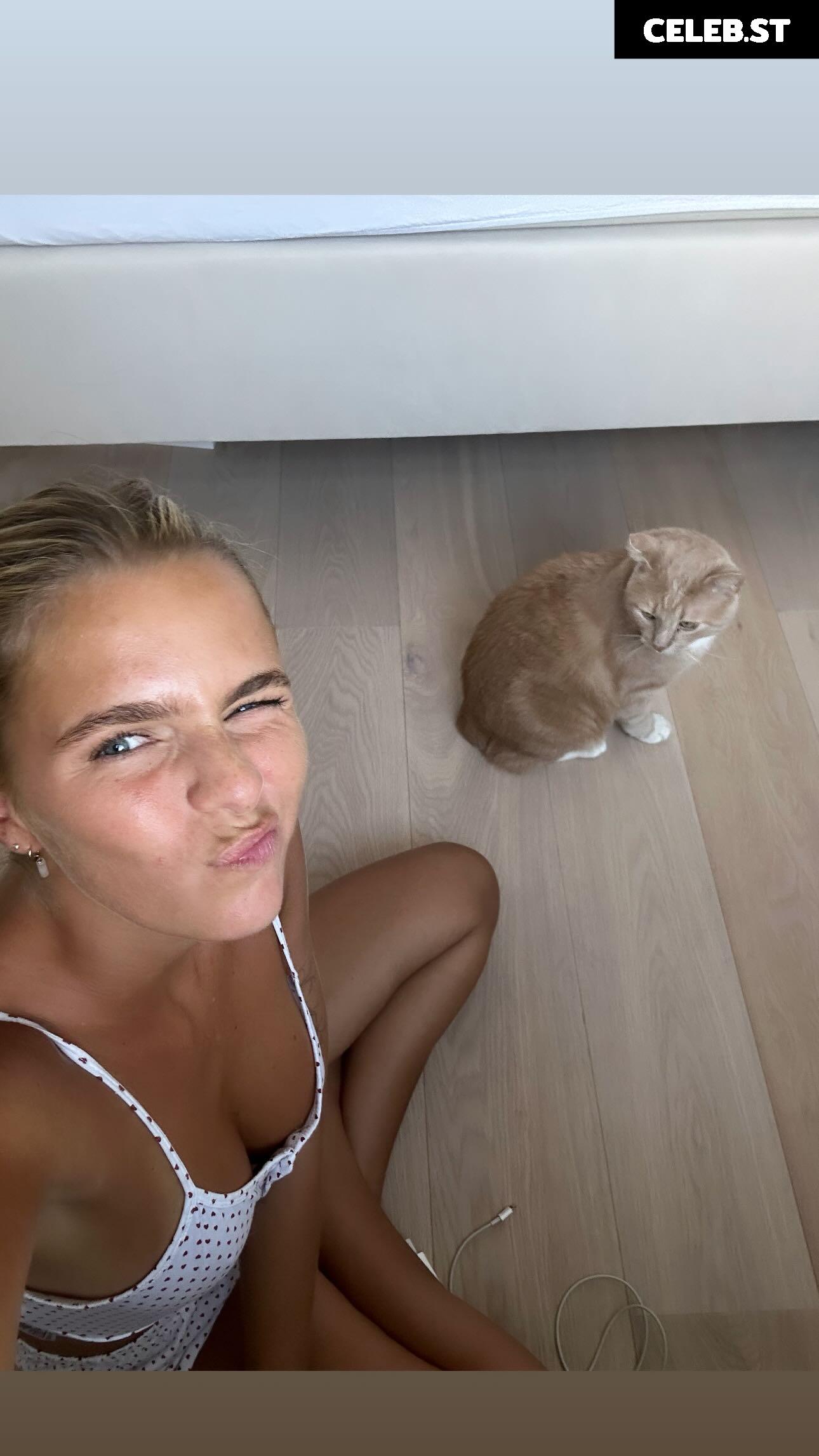 Lies Zhara (Dutch Influencer) Image 10683695