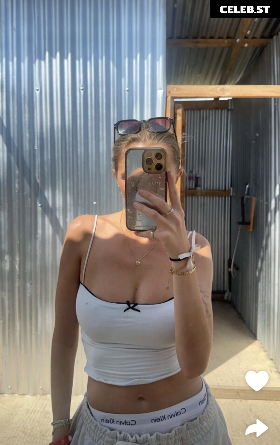 Lies Zhara (Dutch Influencer) Image 10683661