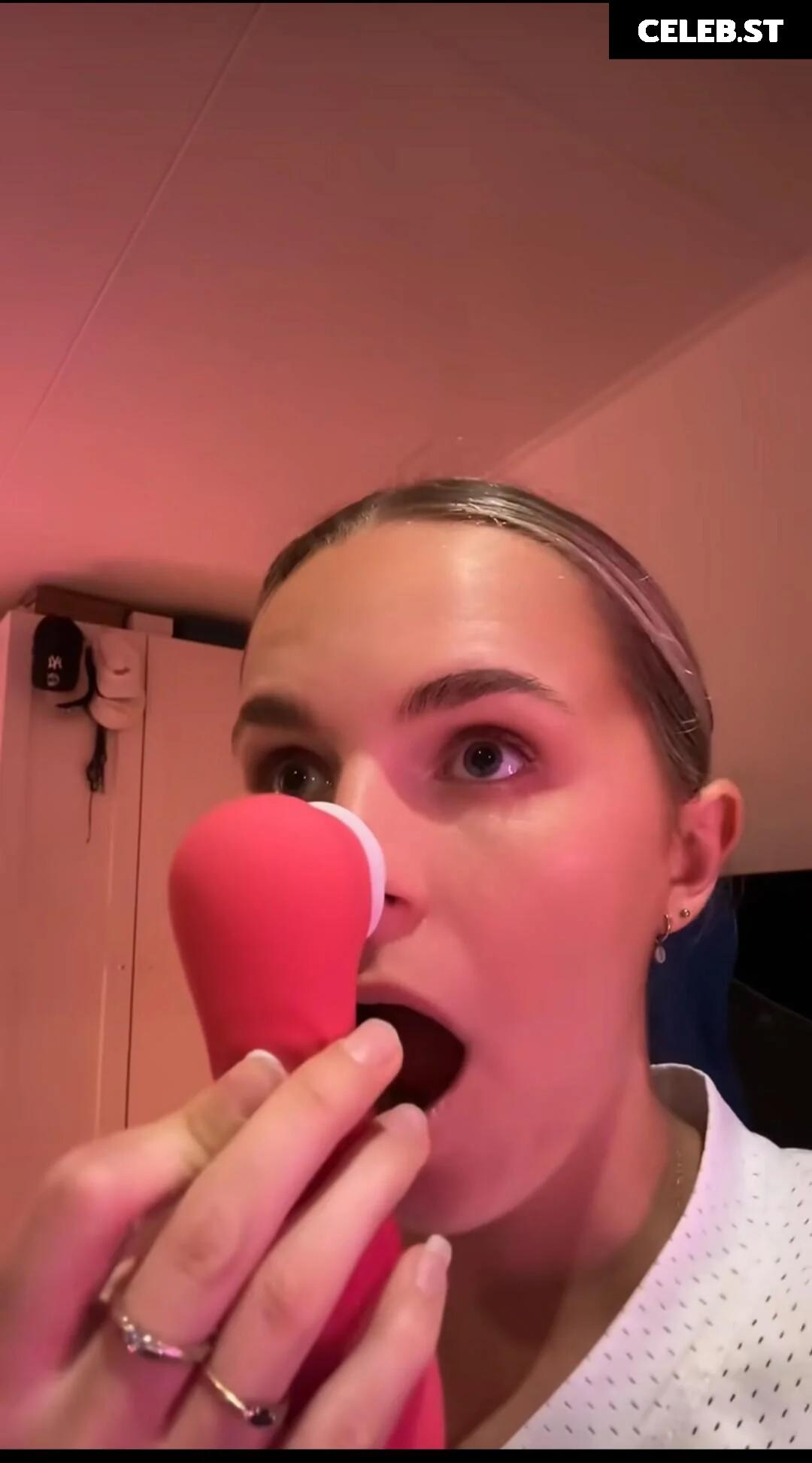 Lies Zhara (Dutch Influencer) Image 10683668