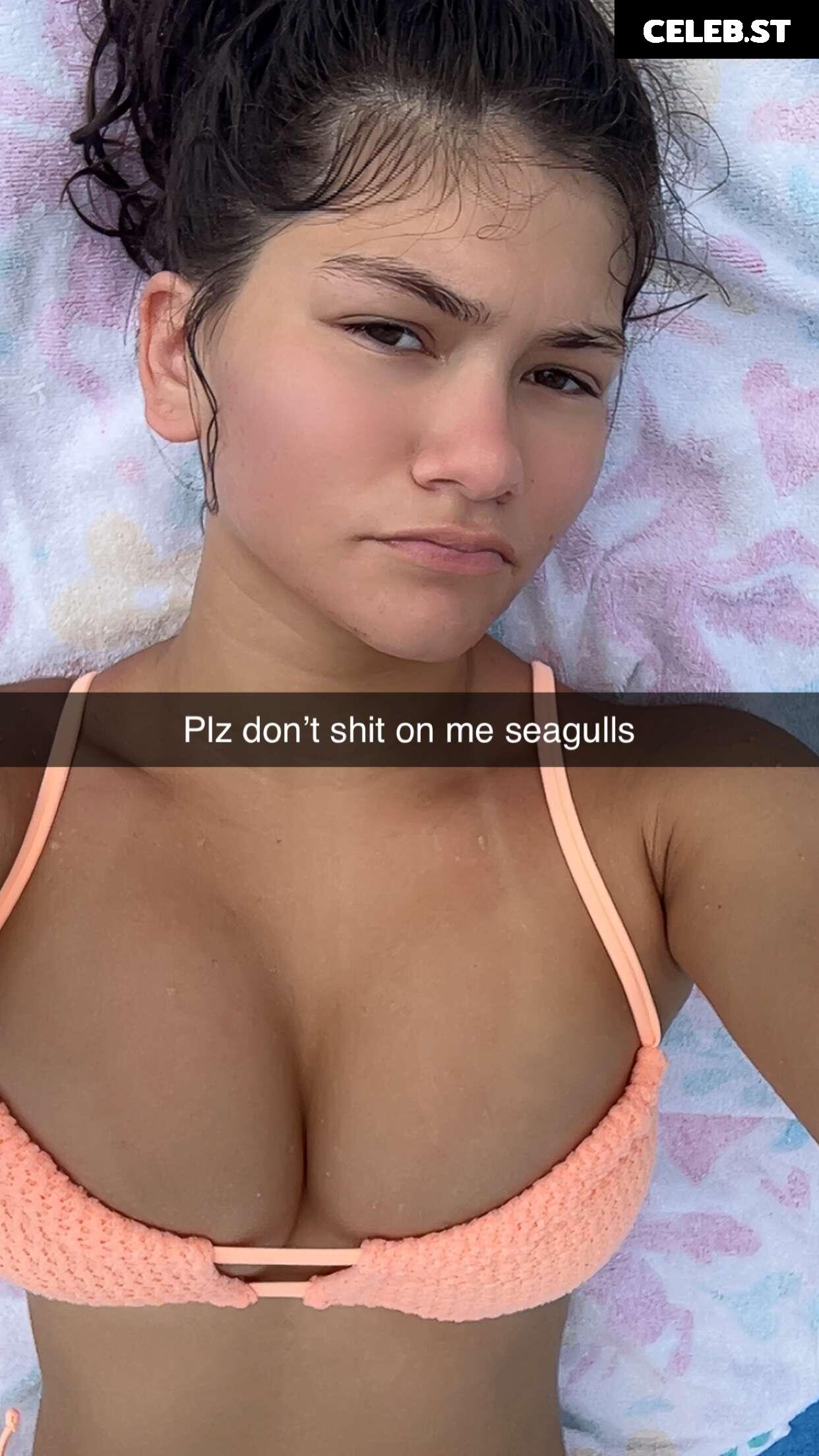 ciggybae / homeskilla_whitnit / Zendaya lookalike Image 10683285