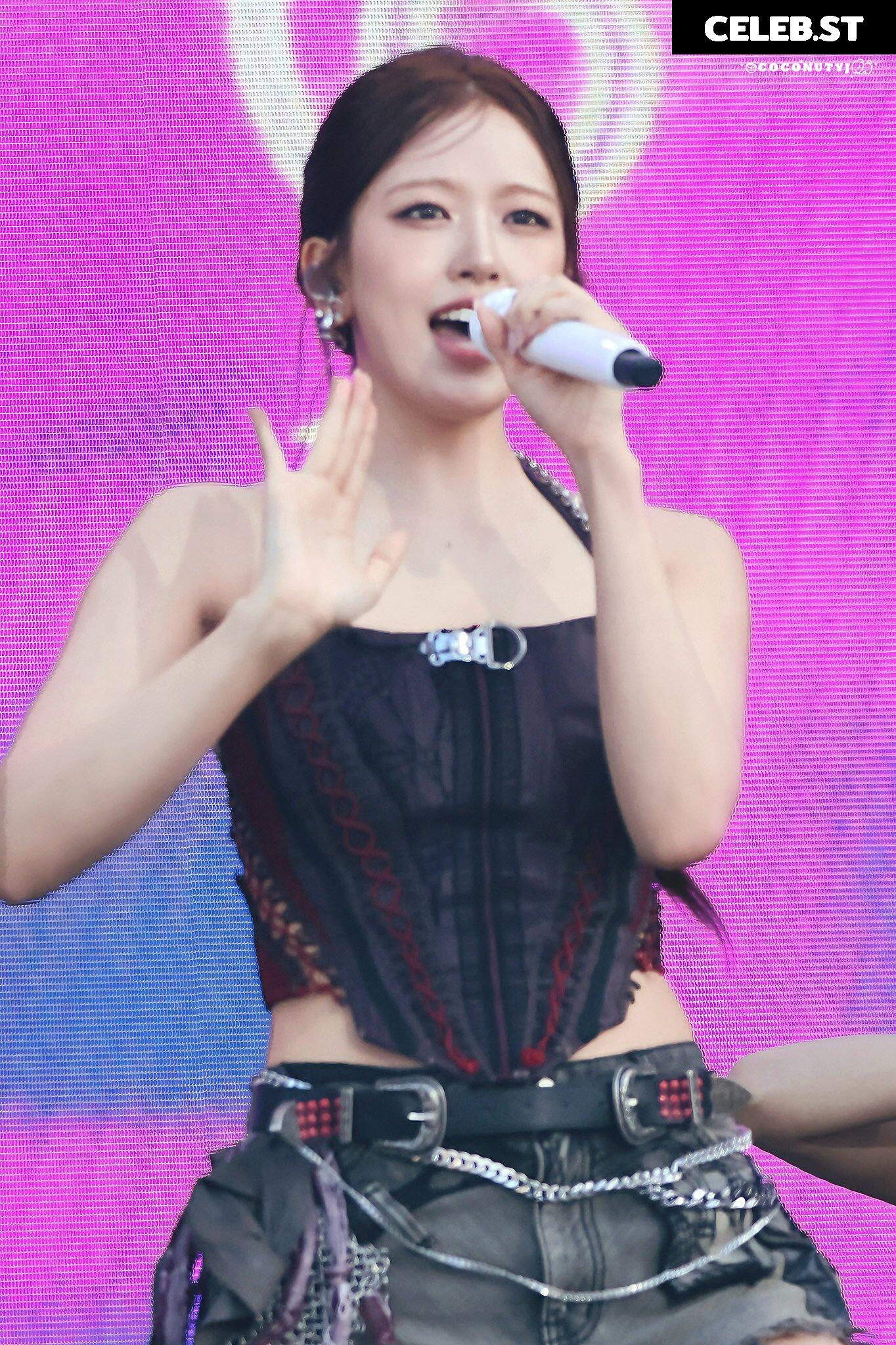 An Yujin 안유진 | YUJIN Image 10682807