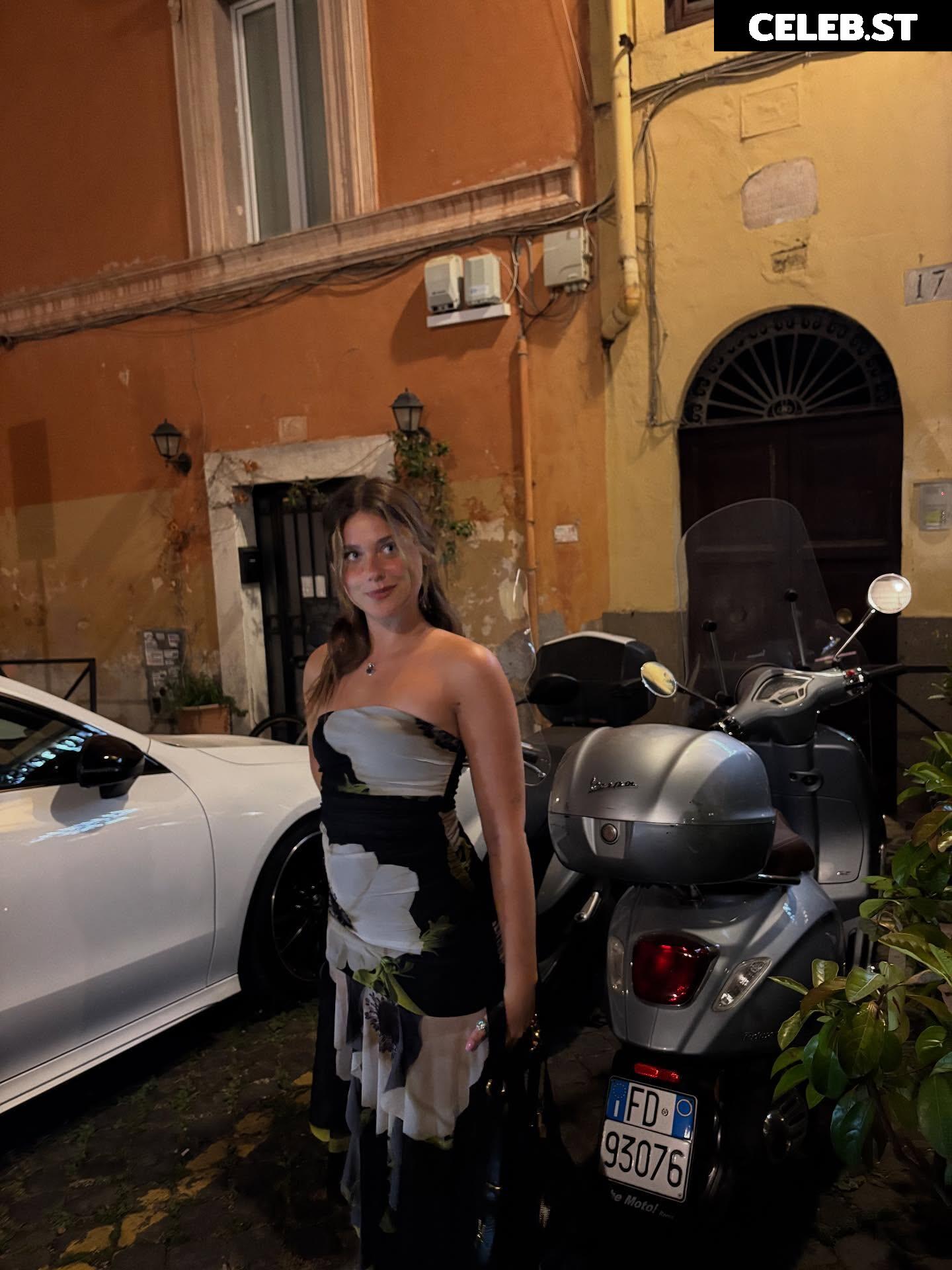 Nicole Wallace Image 10682403