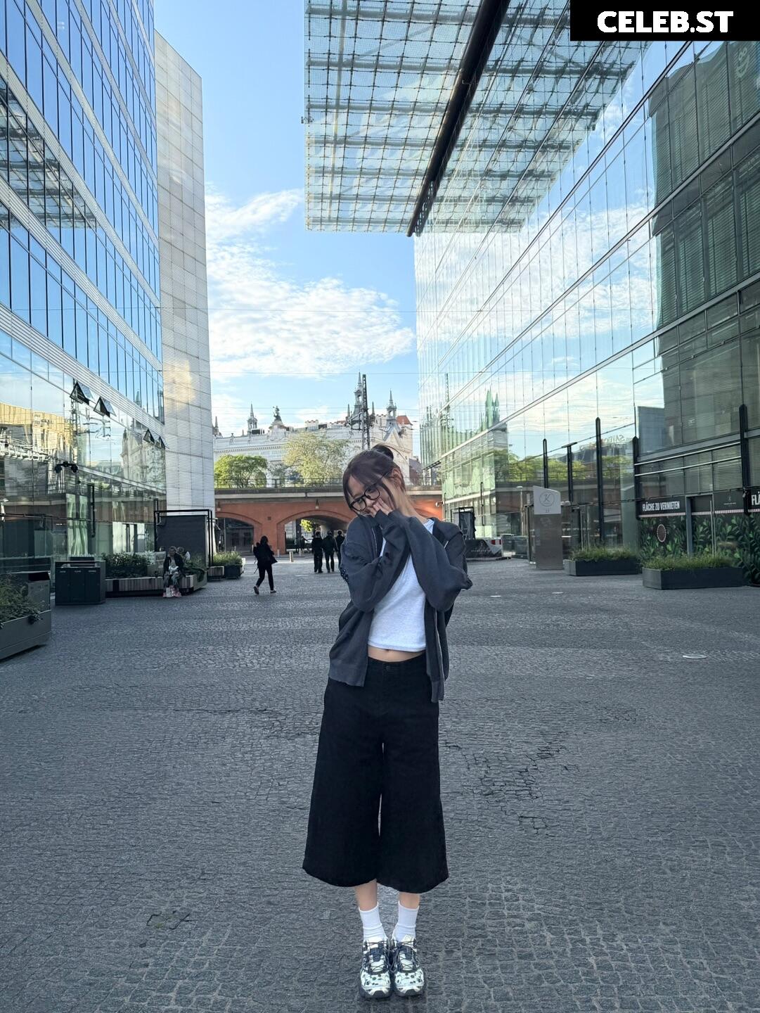 An Yujin 안유진 | YUJIN Image 10682721