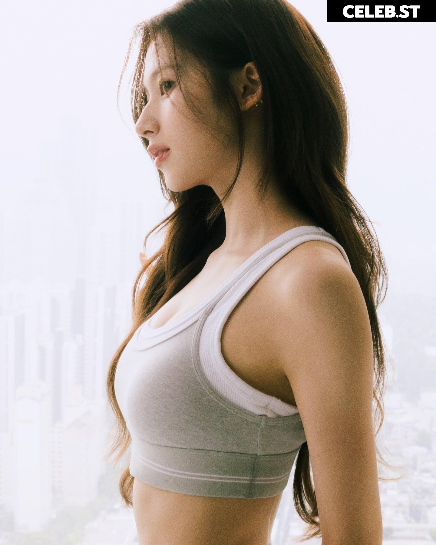 Minatozaki Sana (TWICE) Image 10682091
