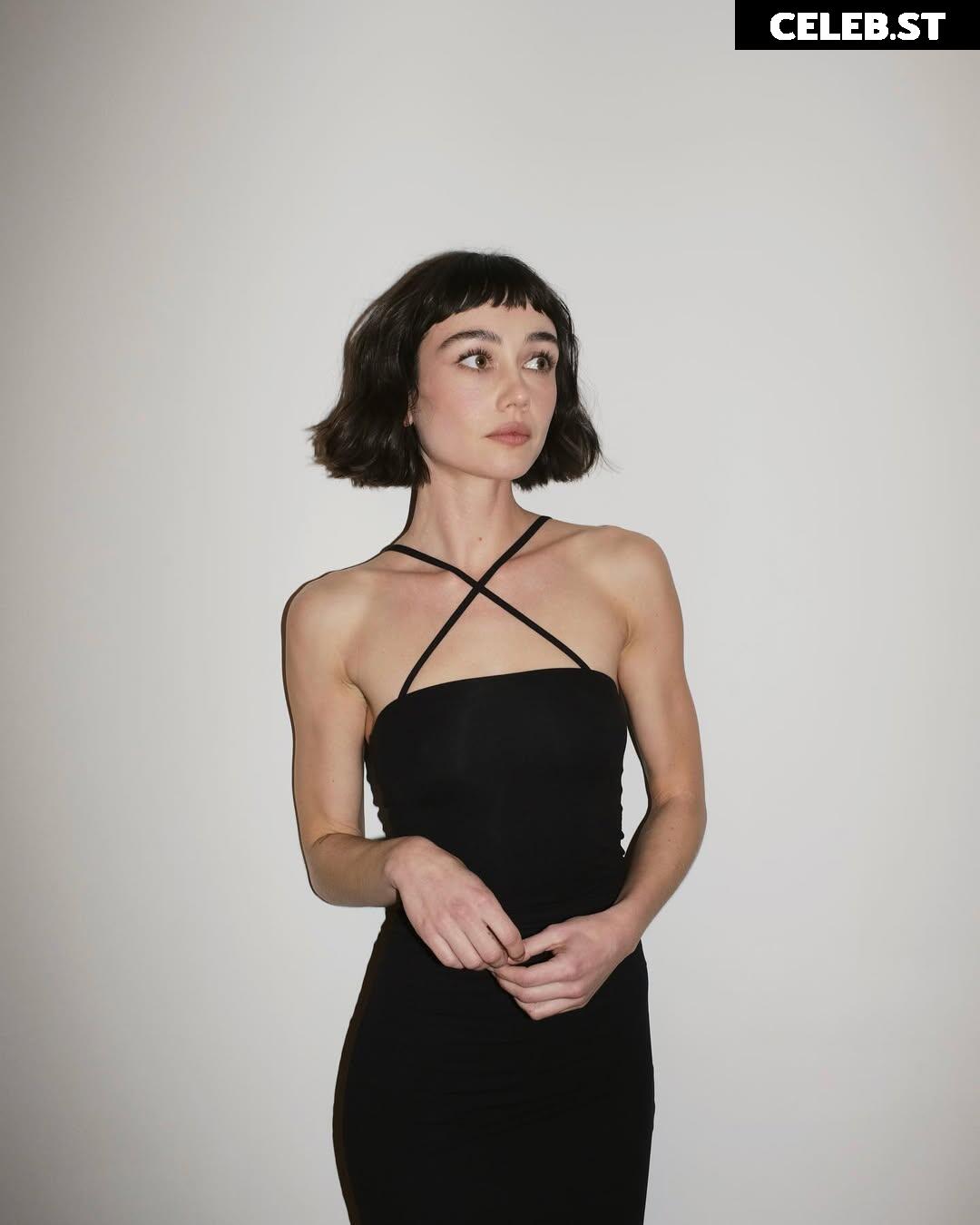 Sydney Chandler Image 10689687