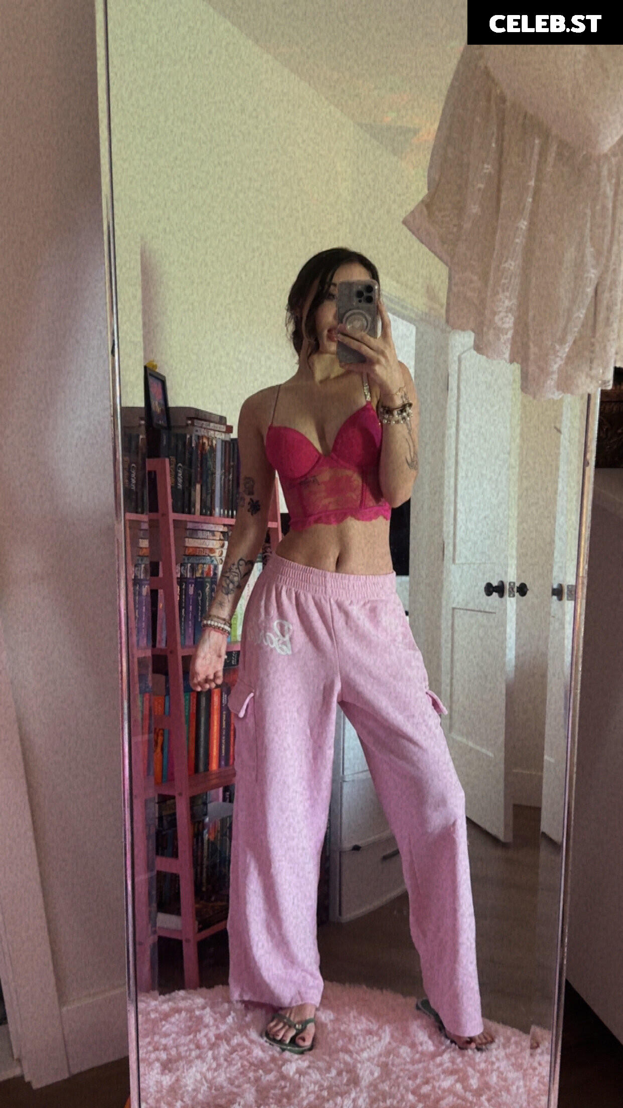 beebee ASMR Image 10543296