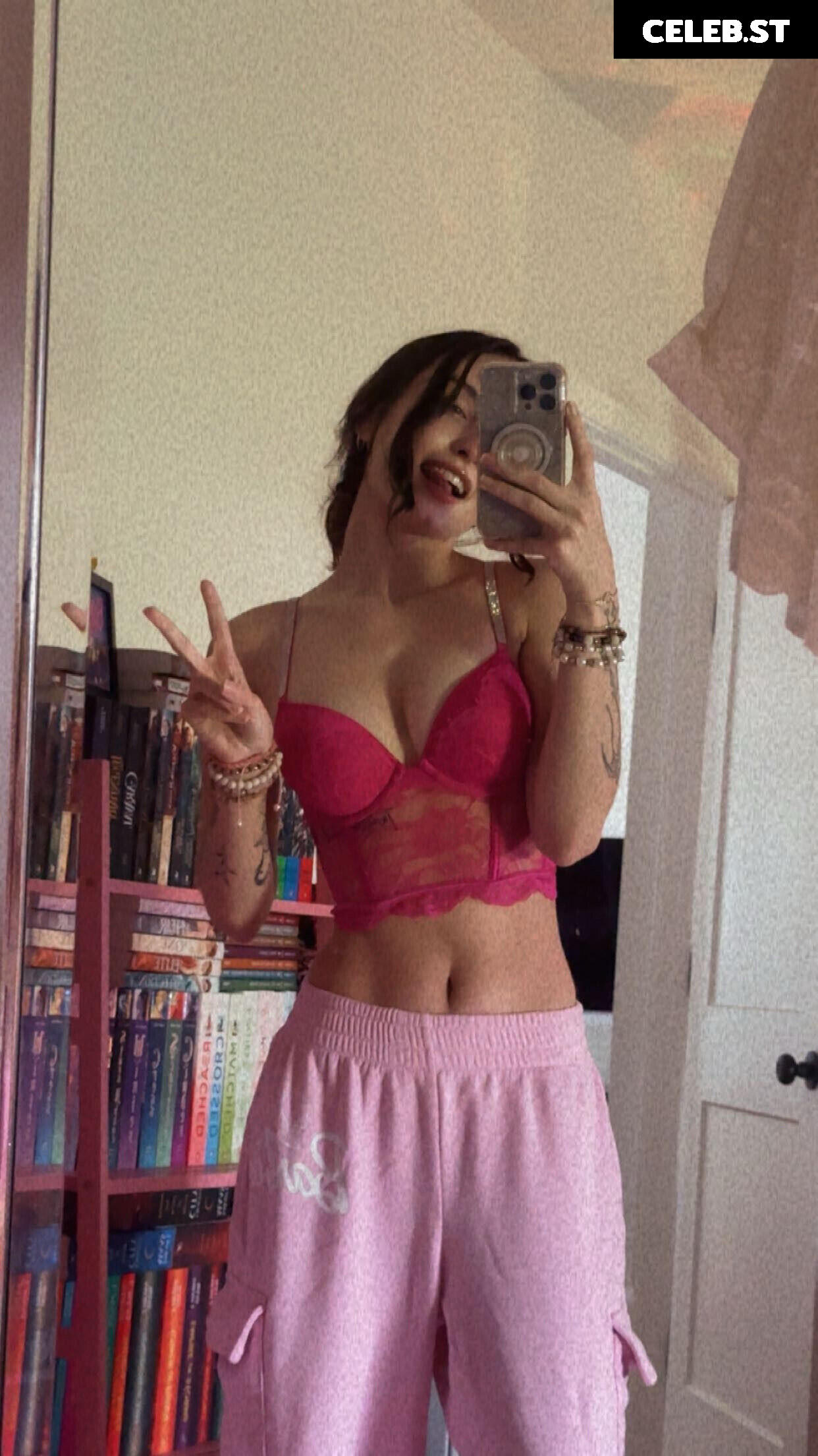 beebee ASMR Image 10543272