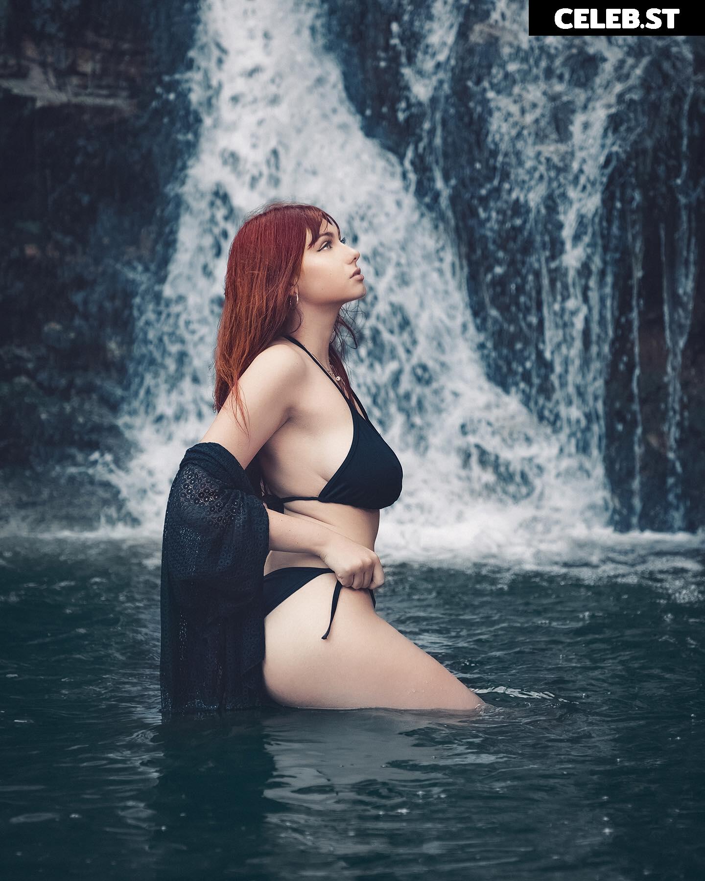 andreeamaresof | blackwidof Image 10522901