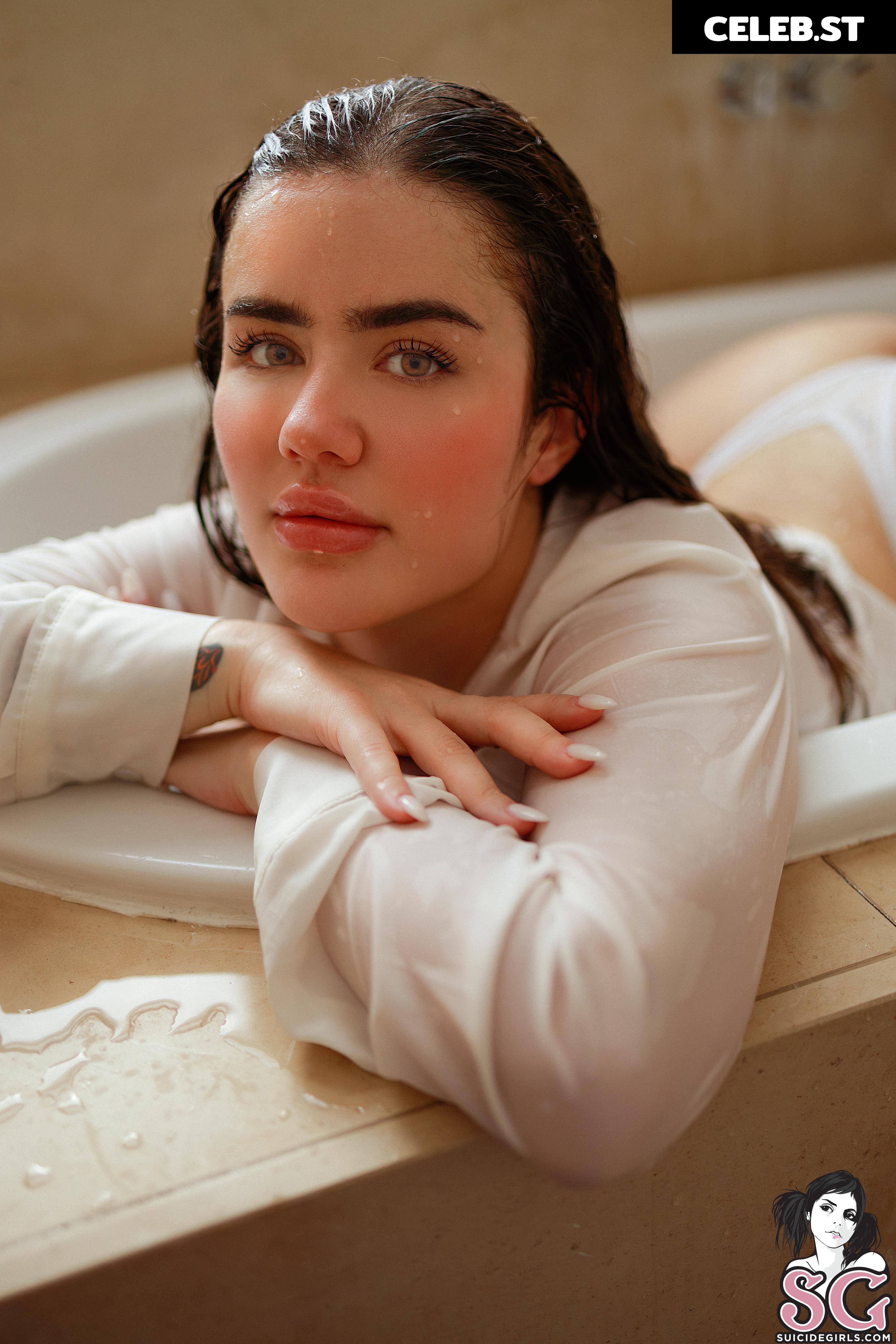 Ladanies // Daniela Image 10536213